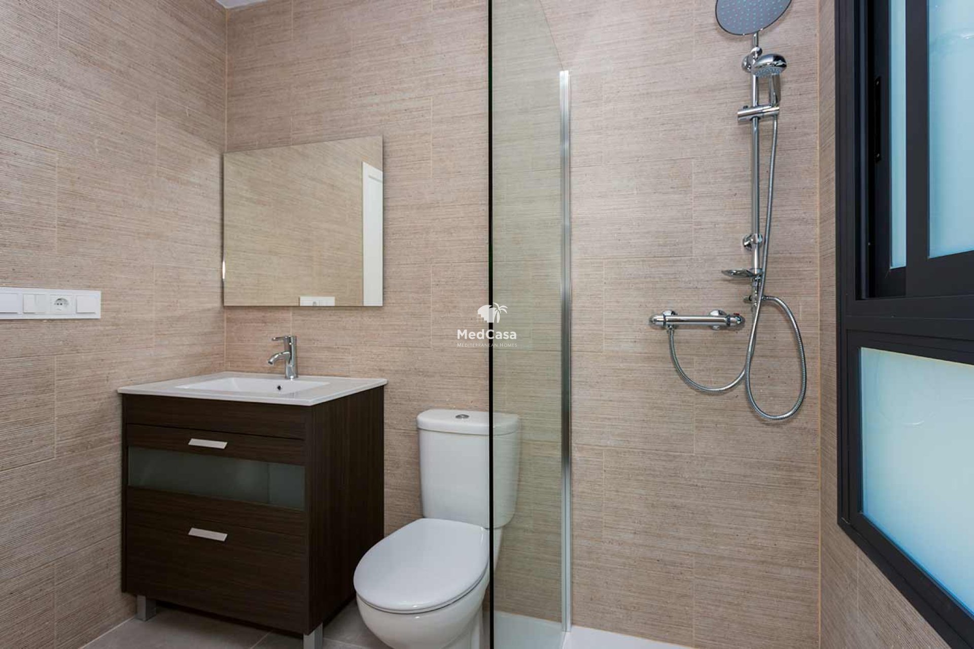 Neubau - Villa -
Daya Nueva