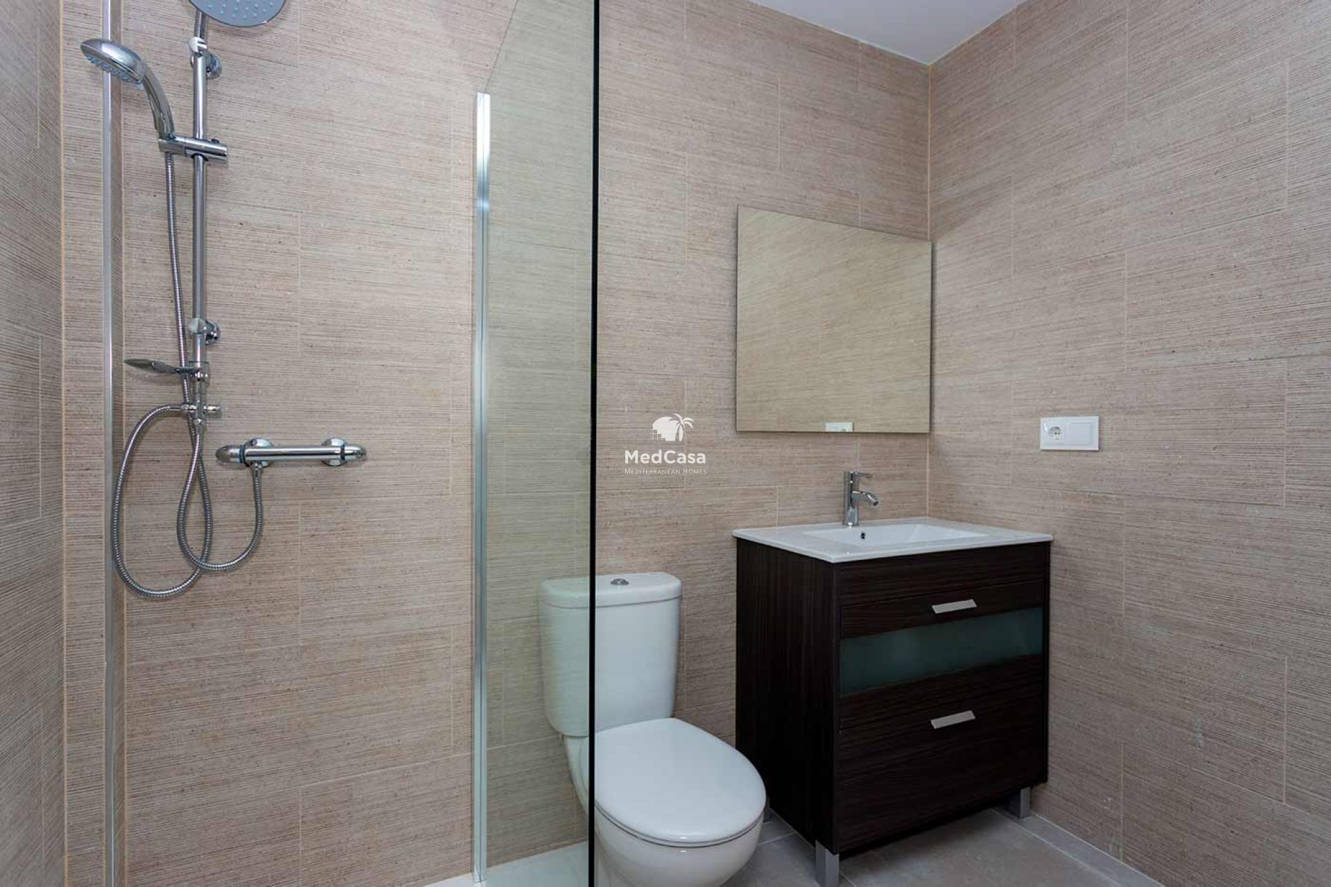 Neubau - Villa -
Daya Nueva