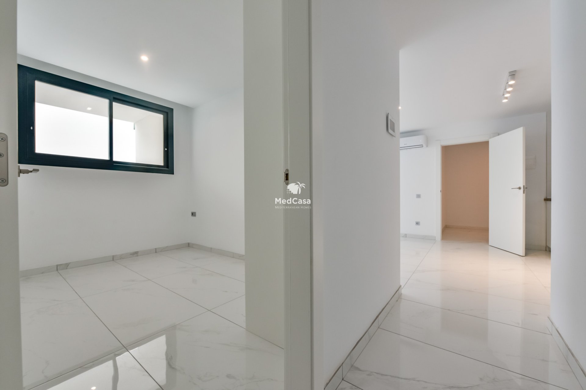 Neubau - Villa -
Finestrat