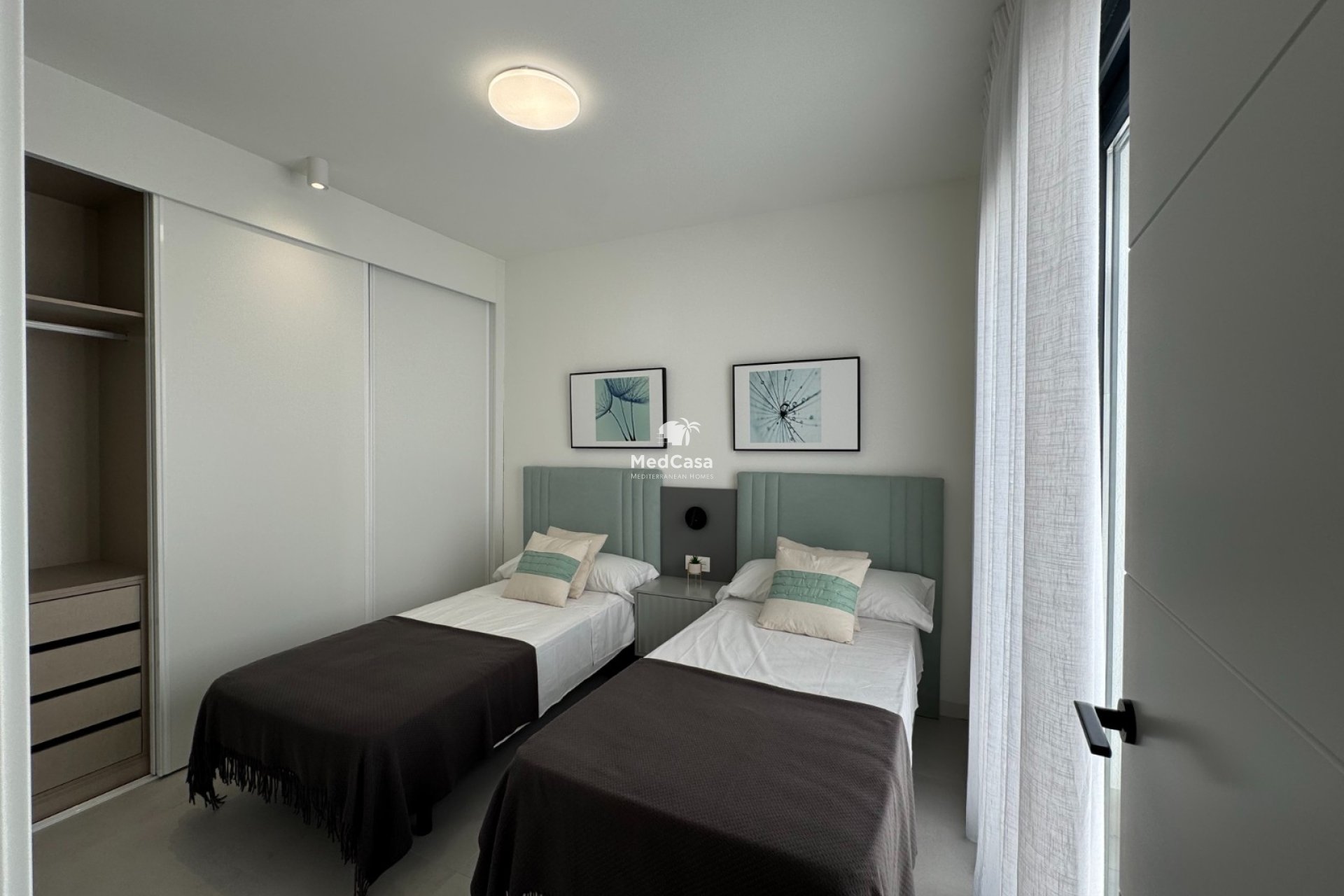 Neubau - Villa -
Roldan