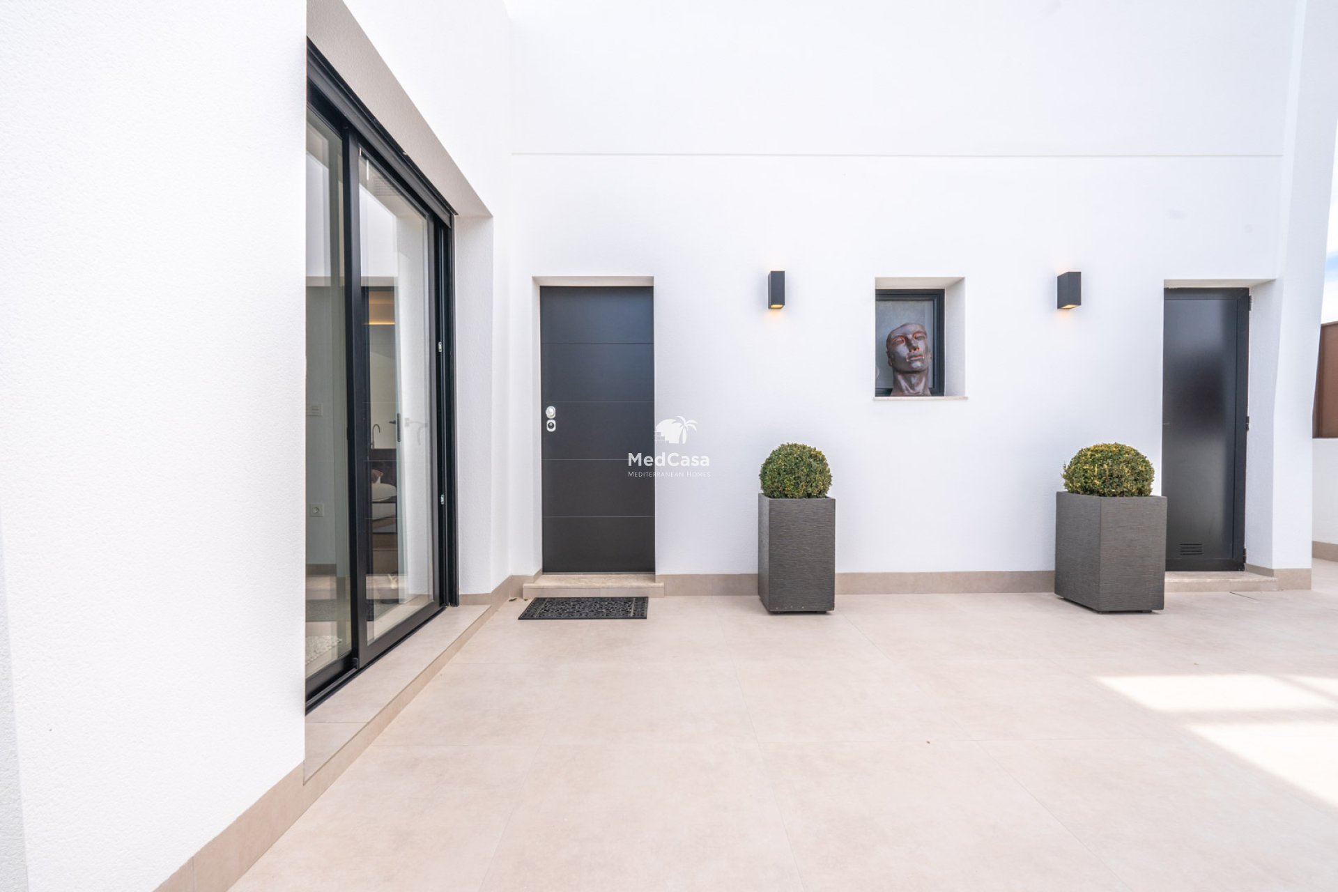 Neubau - Villa -
Roldan