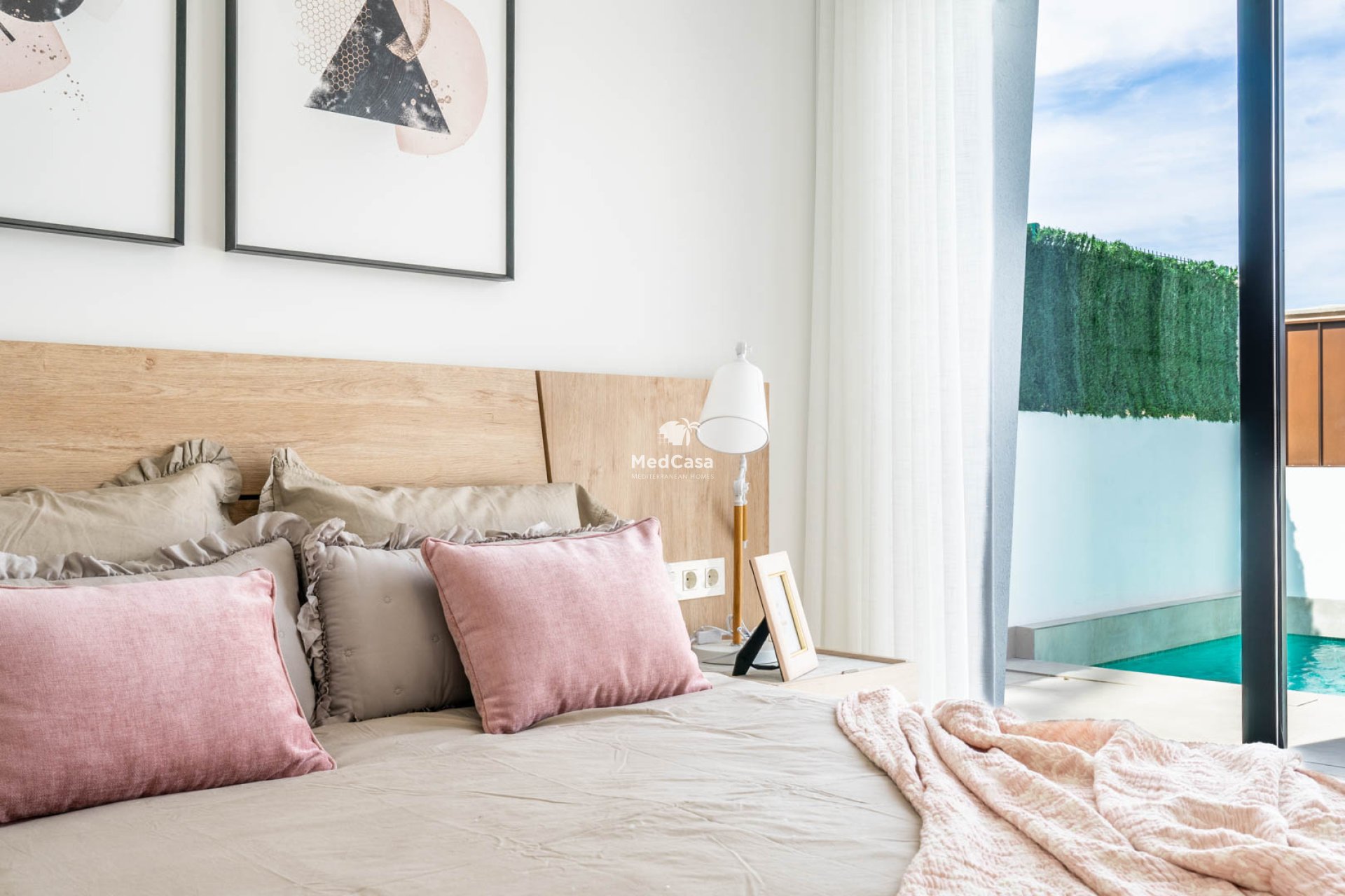 Neubau - Villa -
Roldan