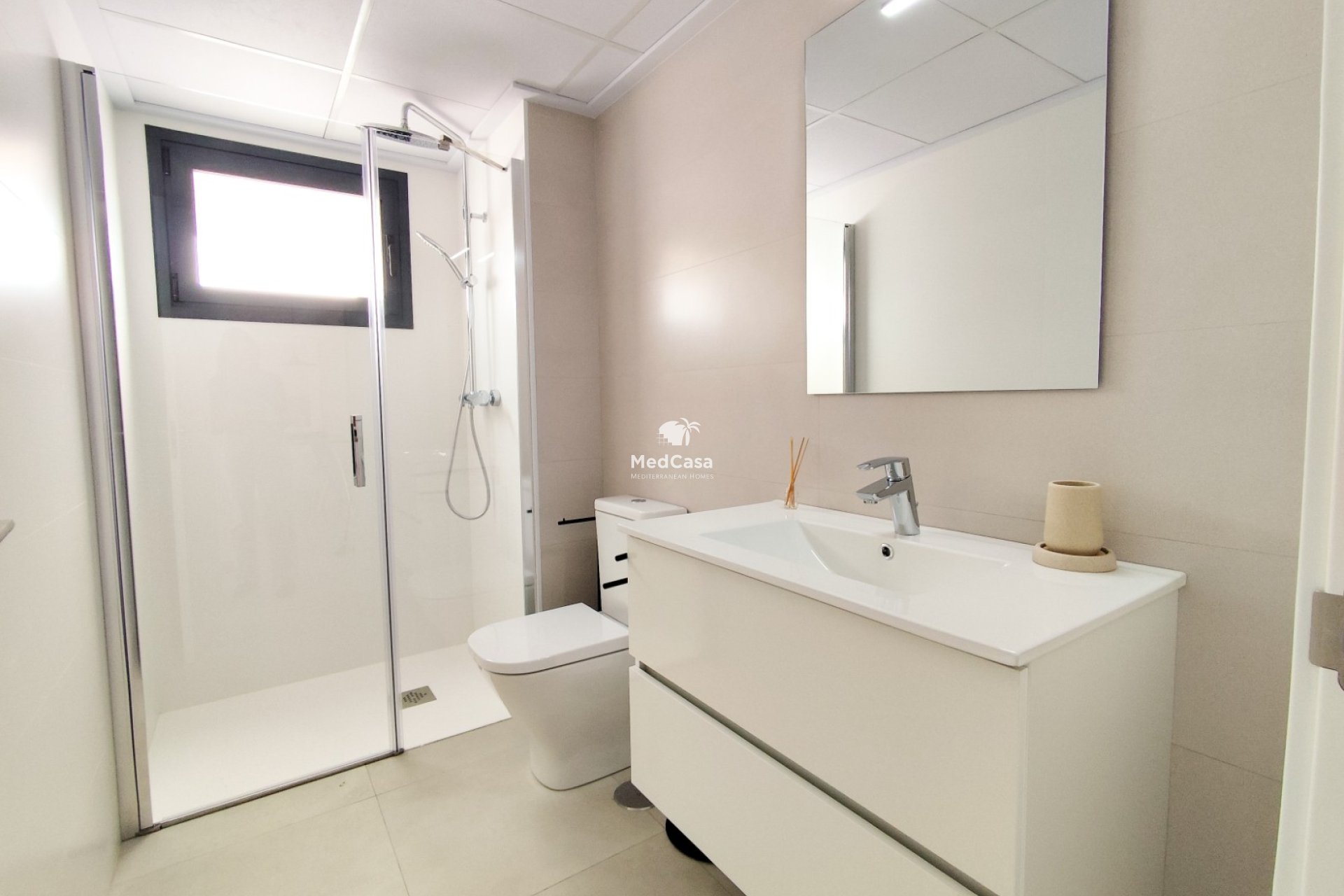 Obra nueva - Apartamento planta baja -
Cox