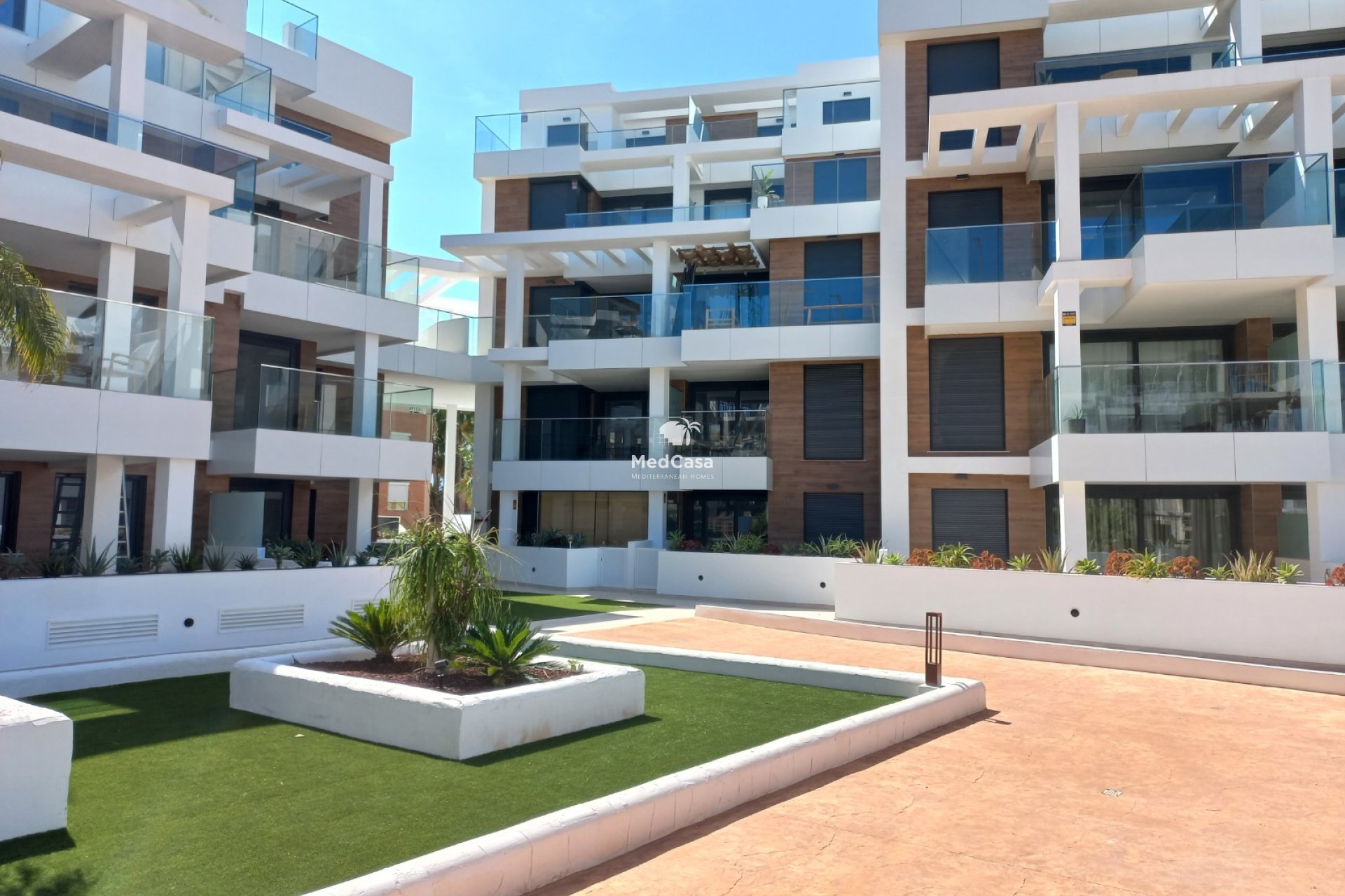 Obra nueva - Apartamento planta baja -
Denia