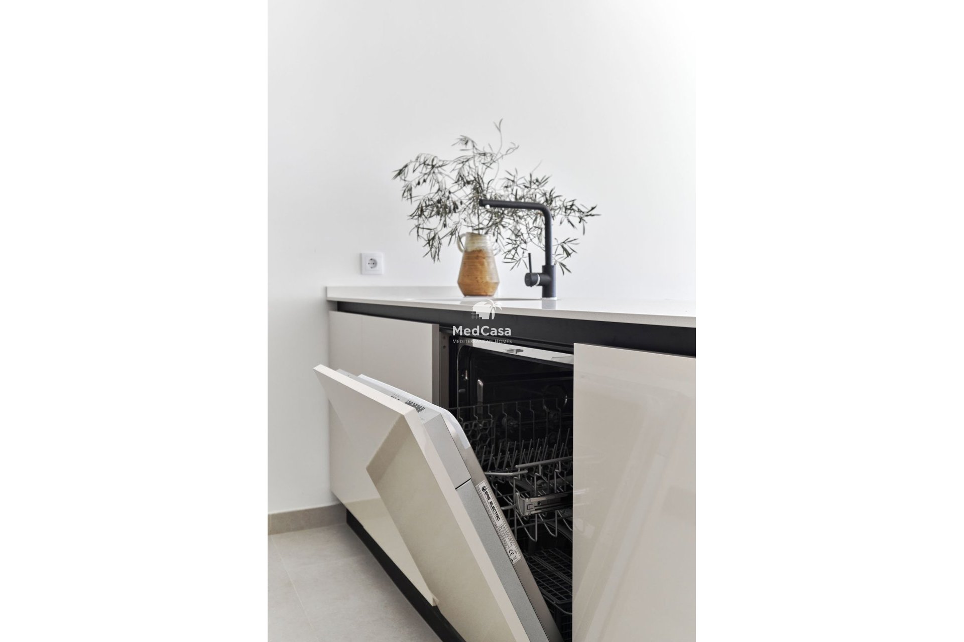 Obra nueva - Apartamento planta baja -
Torrevieja