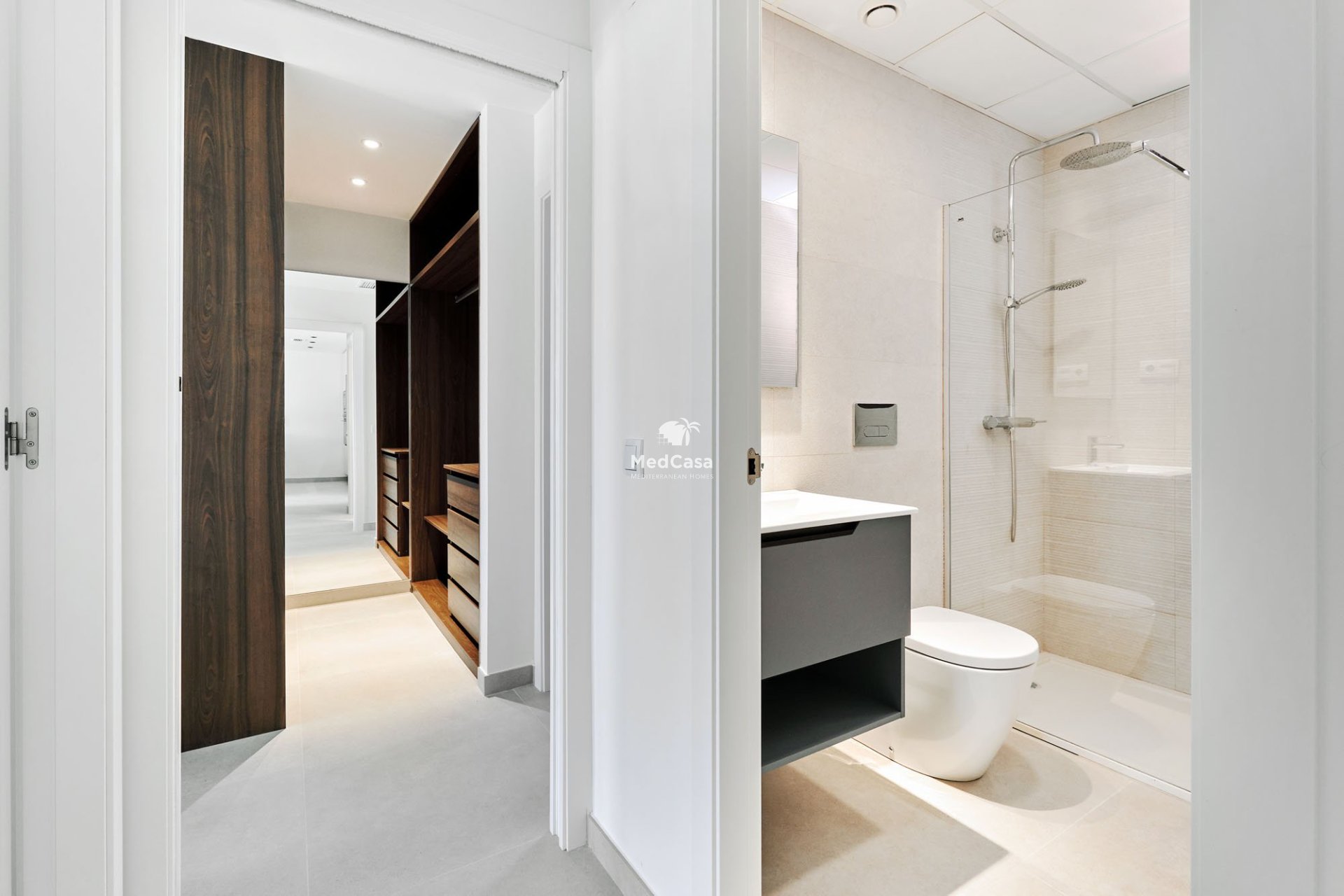 Obra nueva - Apartamento planta baja -
Torrevieja