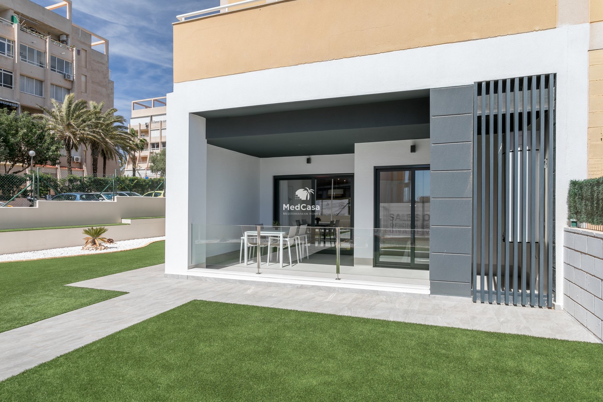 Obra nueva - Apartamento planta baja -
Torrevieja