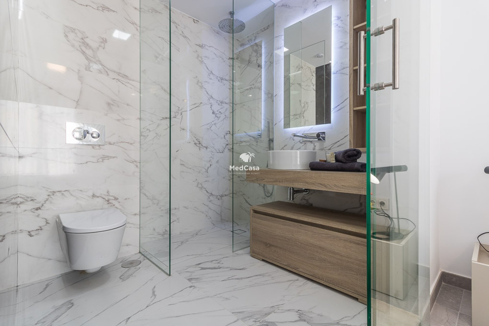 Obra nueva - Apartamento planta baja -
Torrevieja