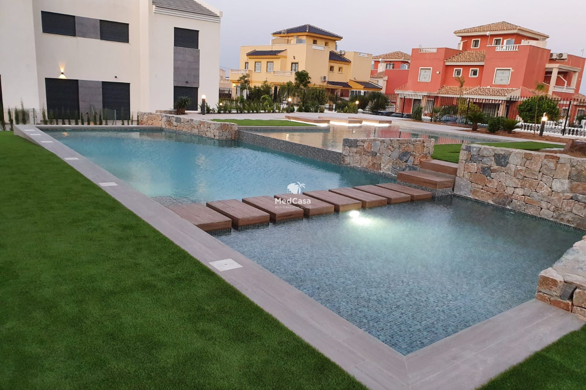 Obra nueva - Apartamento planta baja -
Torrevieja