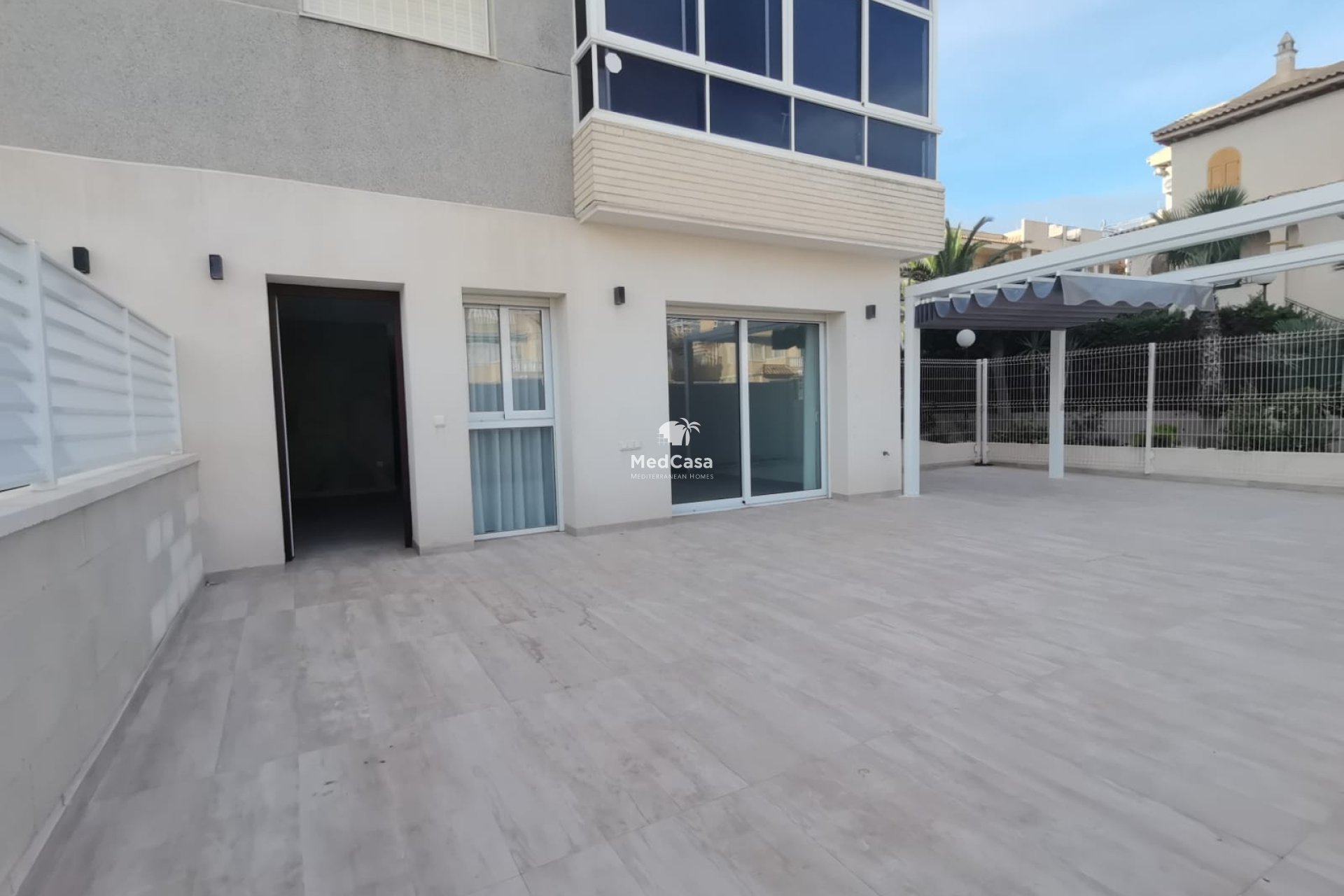 Obra nueva - Apartamento planta baja -
Torrevieja