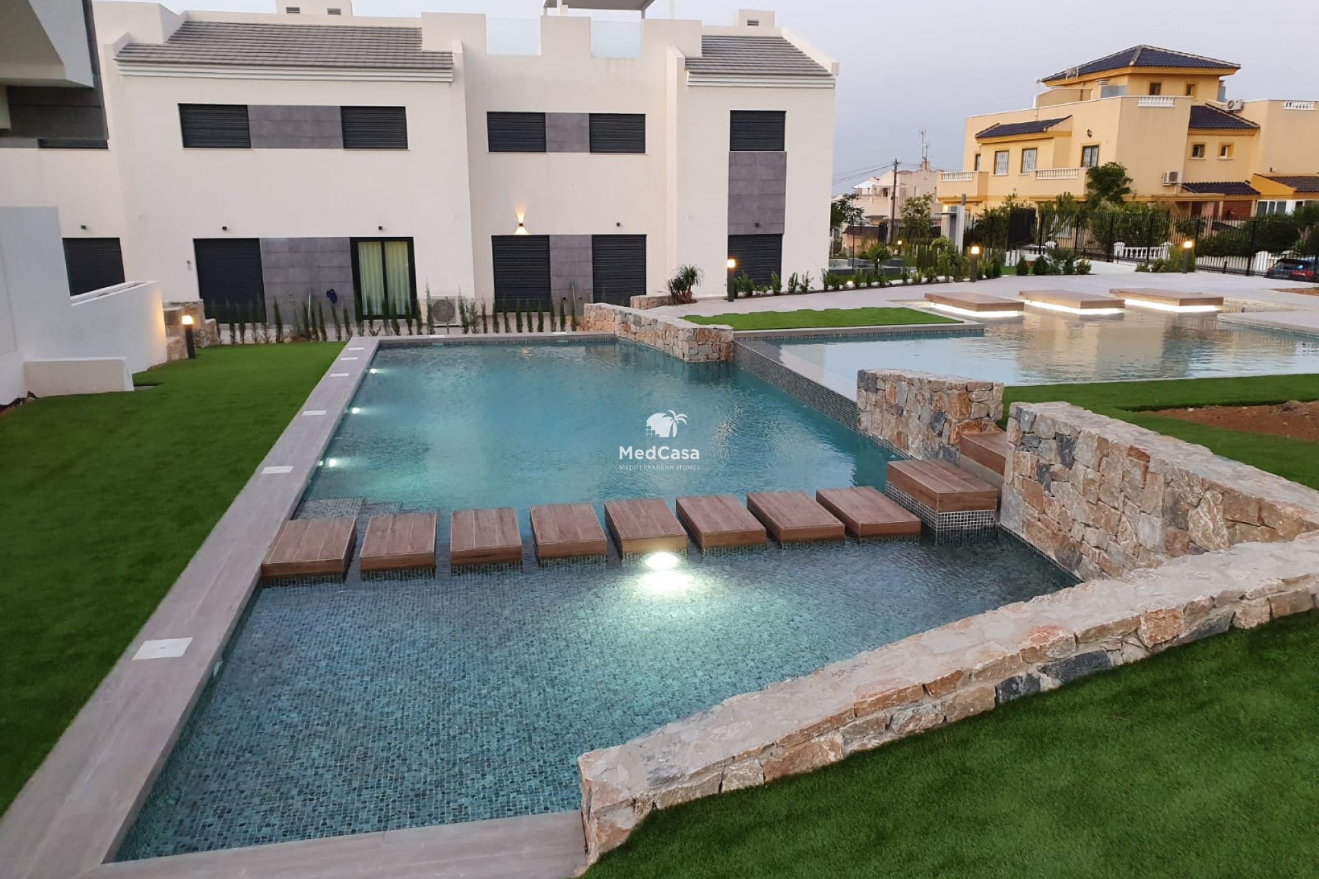 Obra nueva - Apartamento planta baja -
Torrevieja