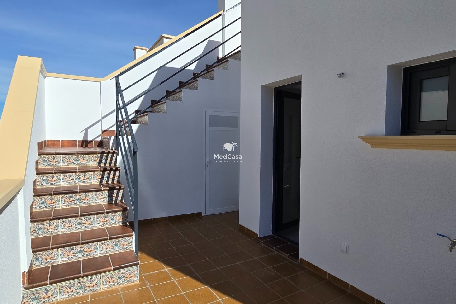 Obra nueva - Ático -
Cox