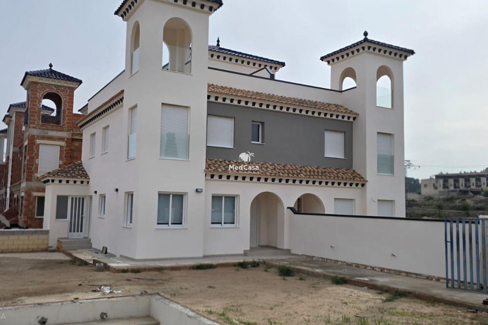 Obra nueva - Semi pareado -
Bigastro