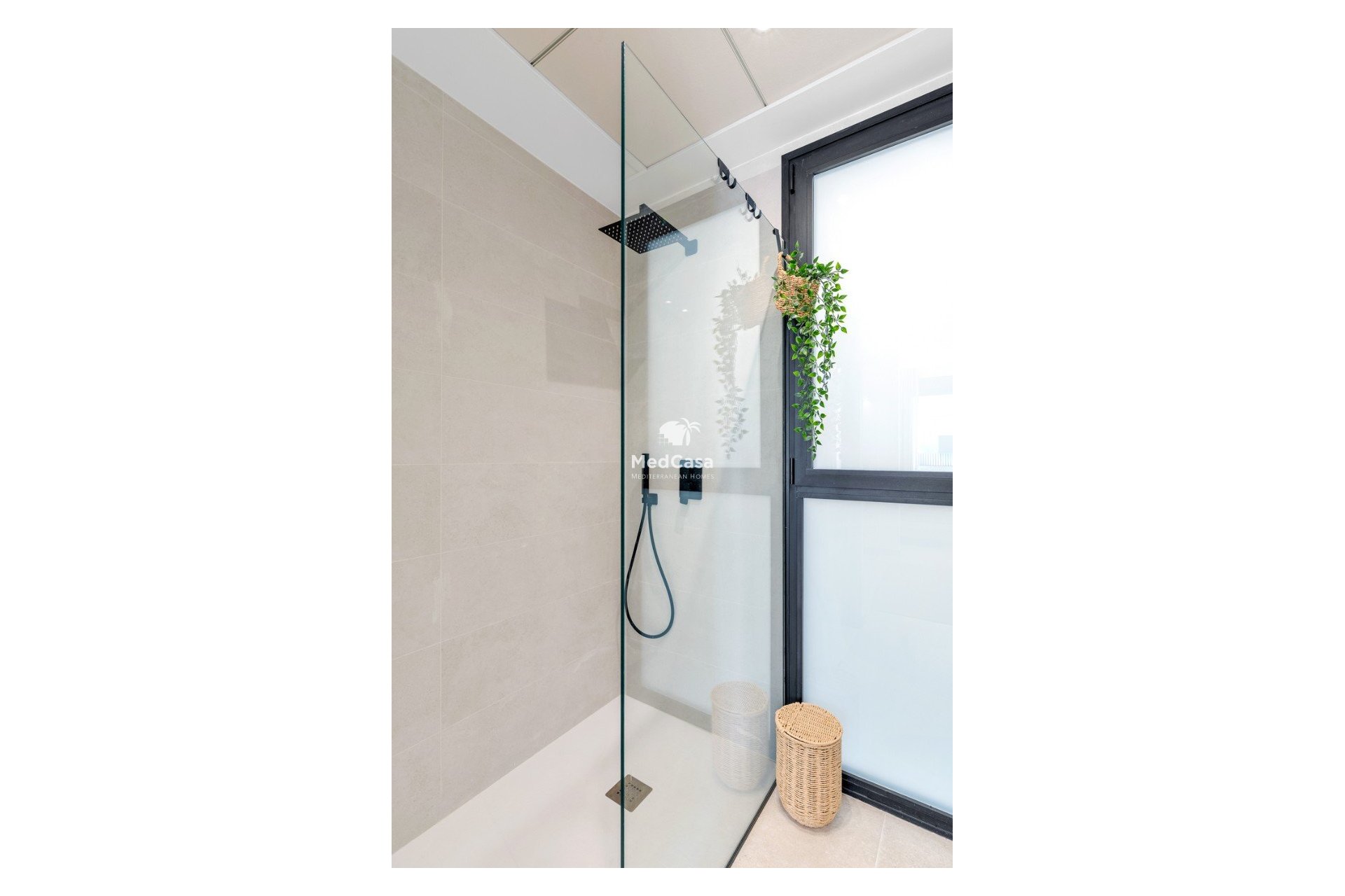 Obra nueva - Semi pareado -
Dolores