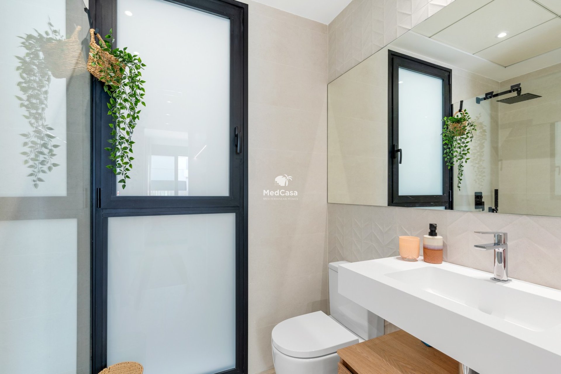 Obra nueva - Semi pareado -
Dolores