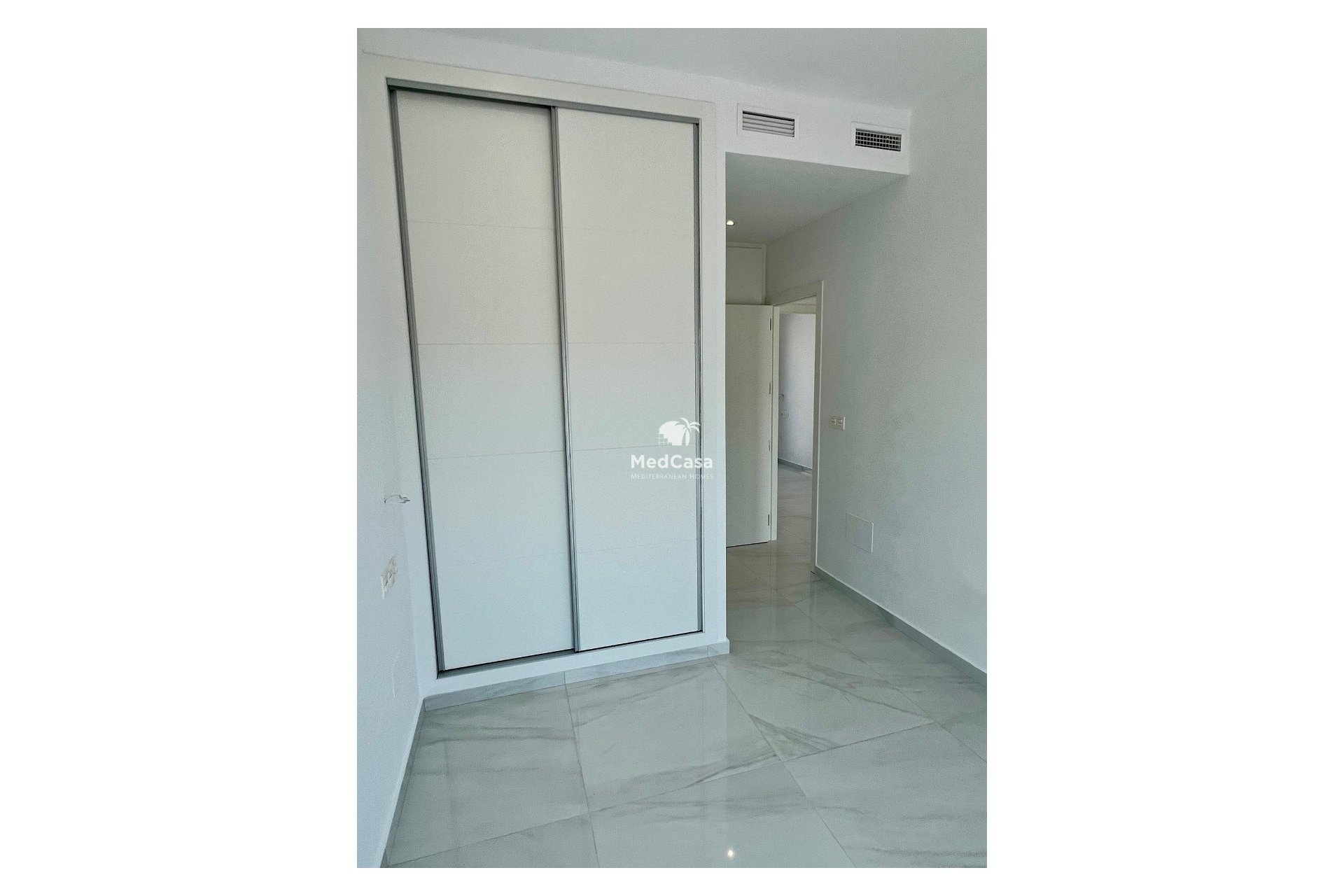 Obra nueva - Semi pareado -
Polop de La Marina