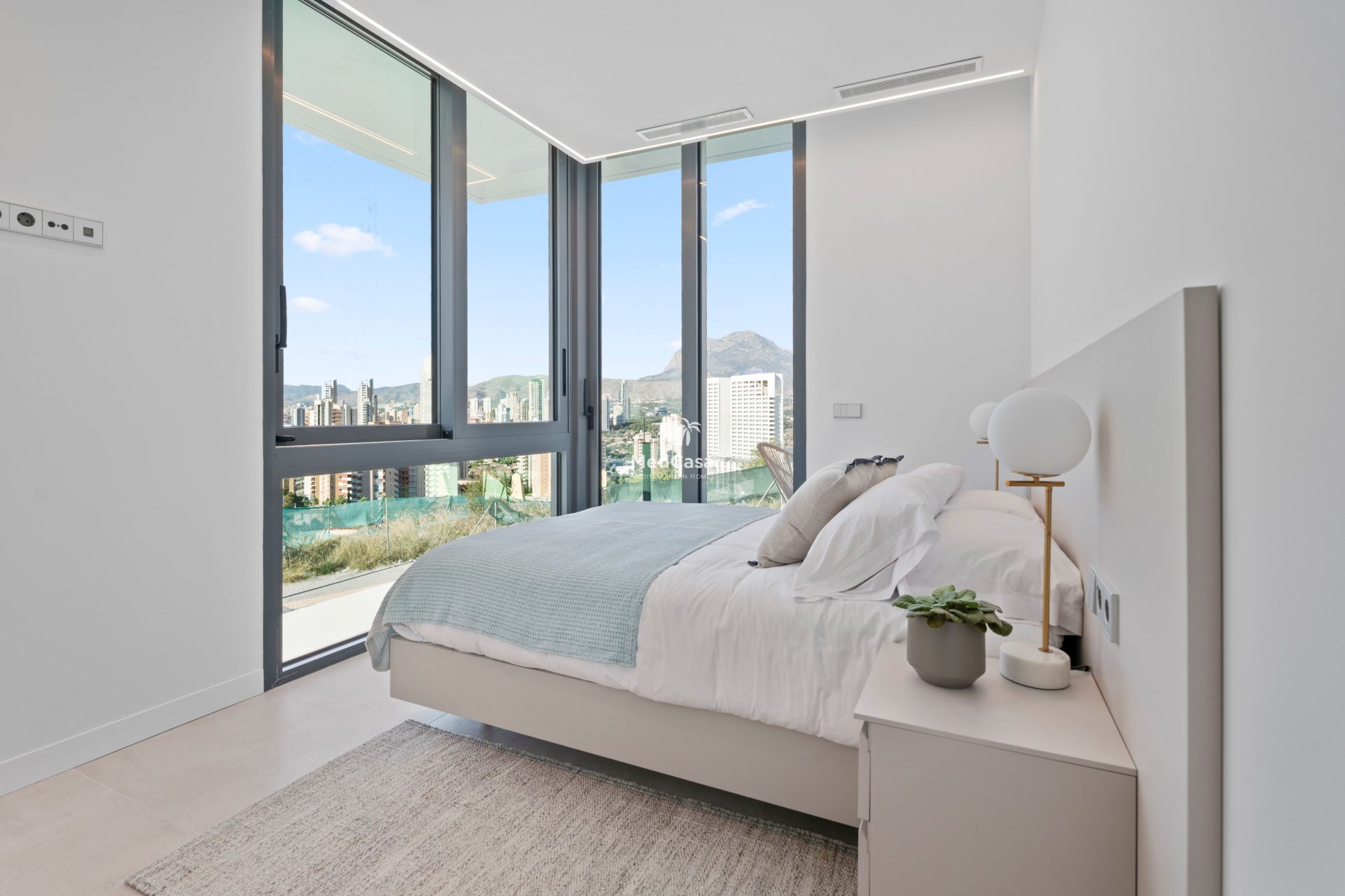 Obra nueva - Villa -
Benidorm