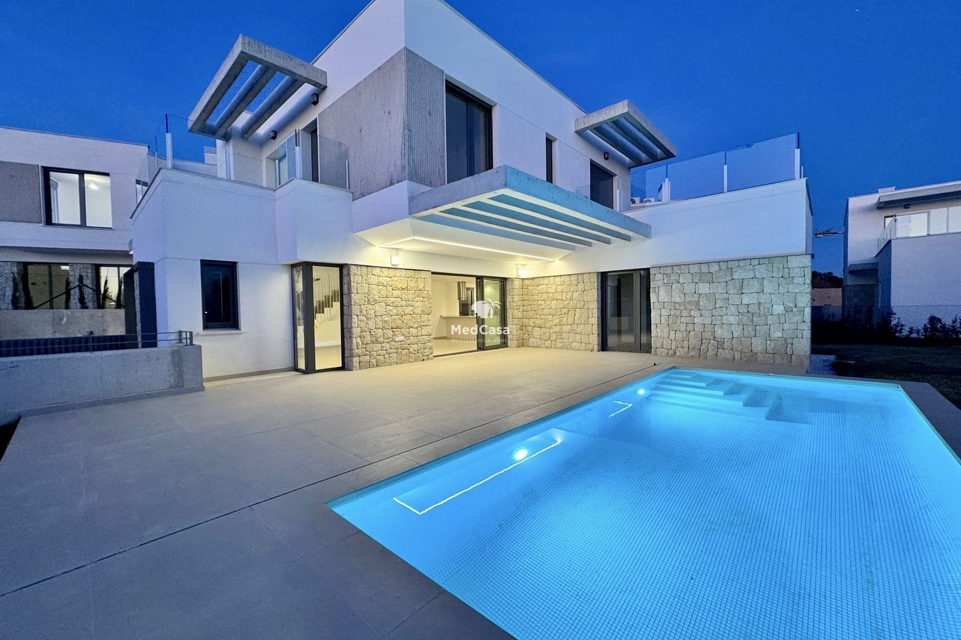 Obra nueva - Villa -
Finestrat