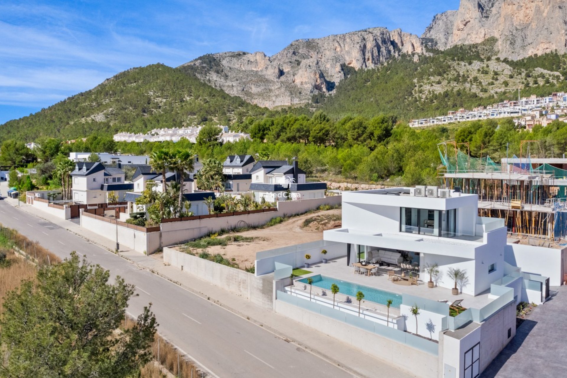 Obra nueva - Villa -
Polop de La Marina