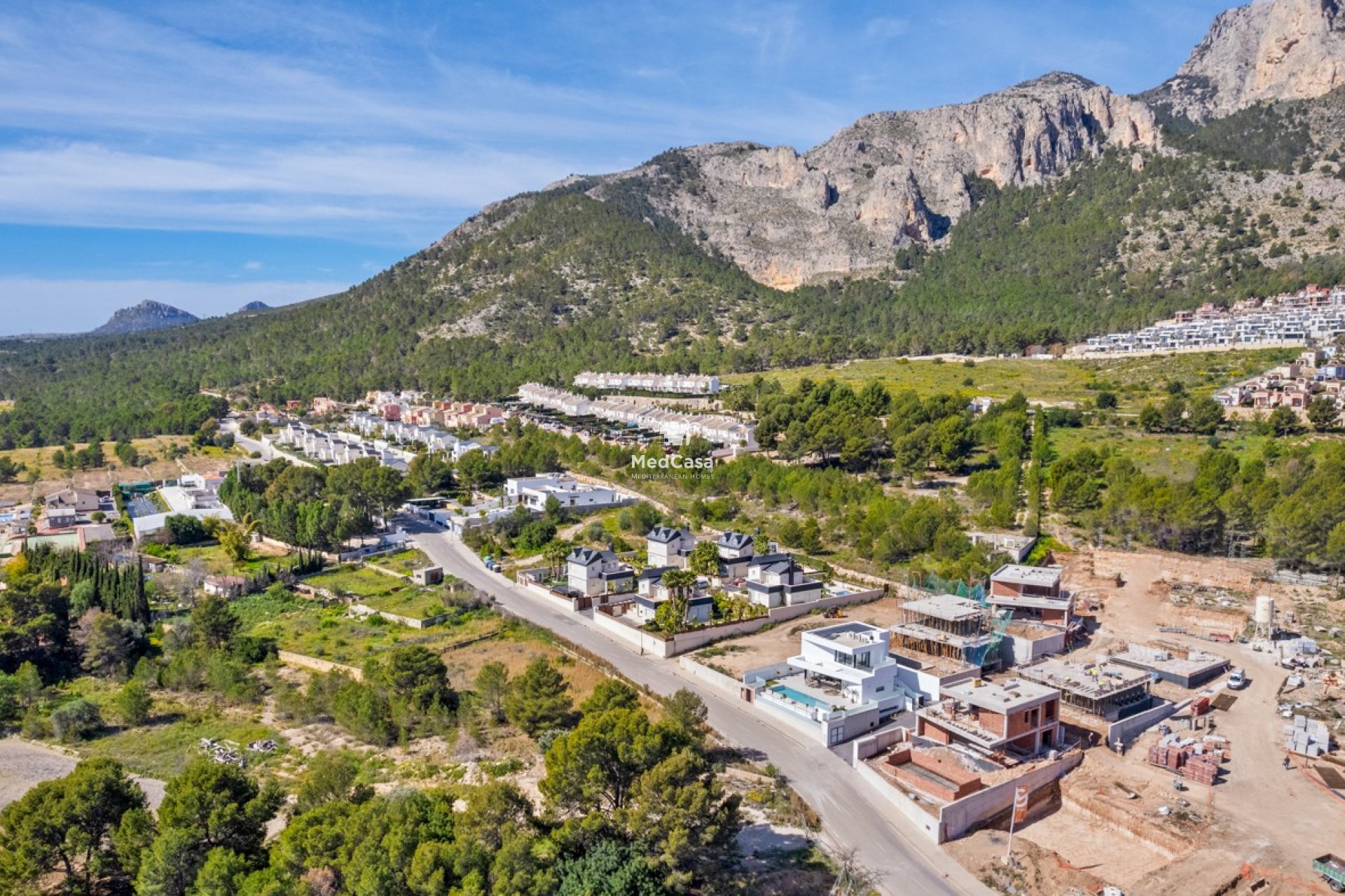 Obra nueva - Villa -
Polop de La Marina