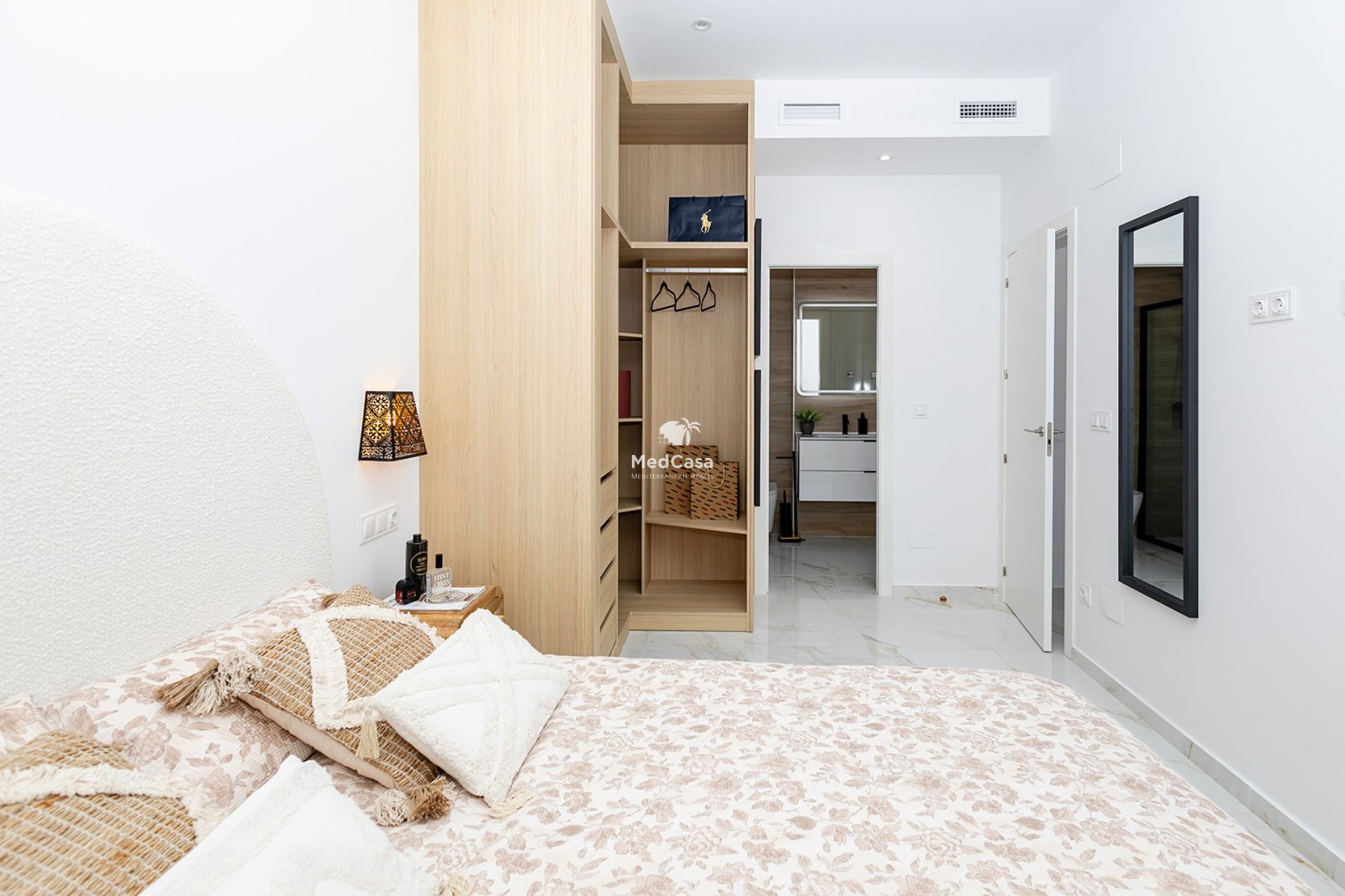 Obra nueva - Villa -
Polop de La Marina