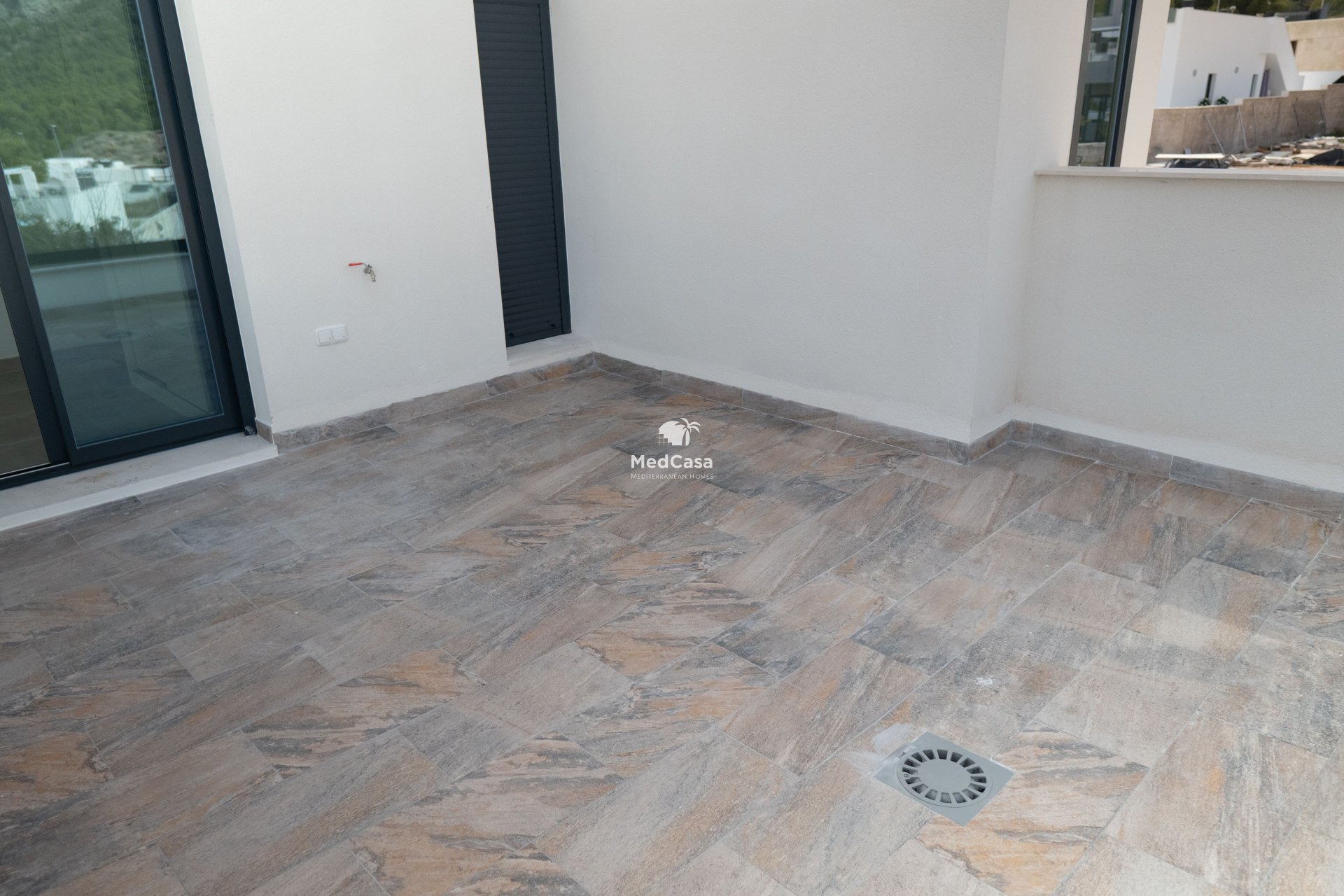 Obra nueva - Villa -
Polop de La Marina