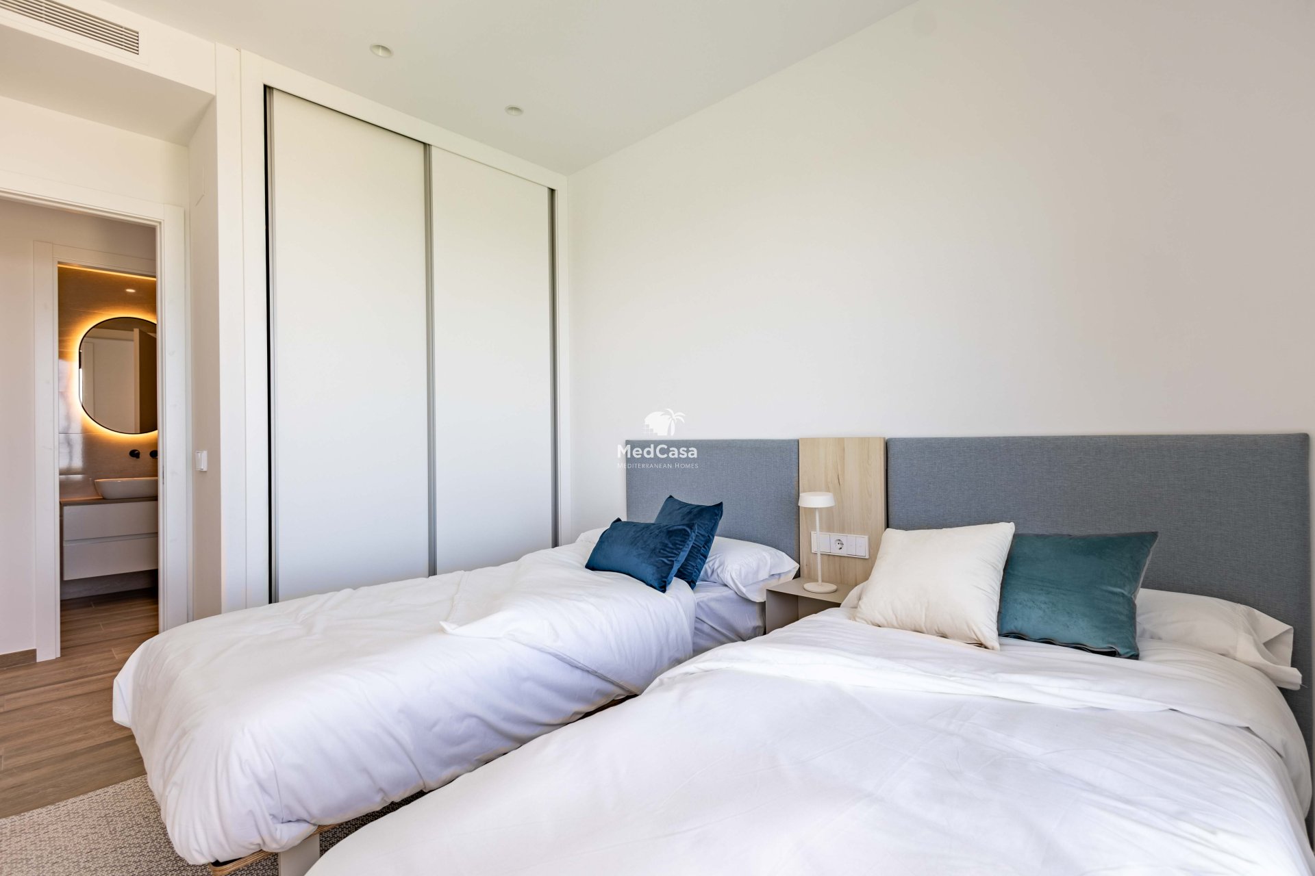 Obra nueva - Villa -
Polop de La Marina