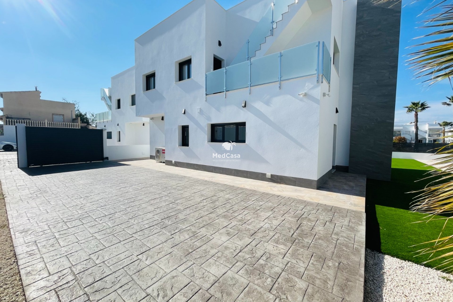 Obra nueva - Villa -
Torrevieja
