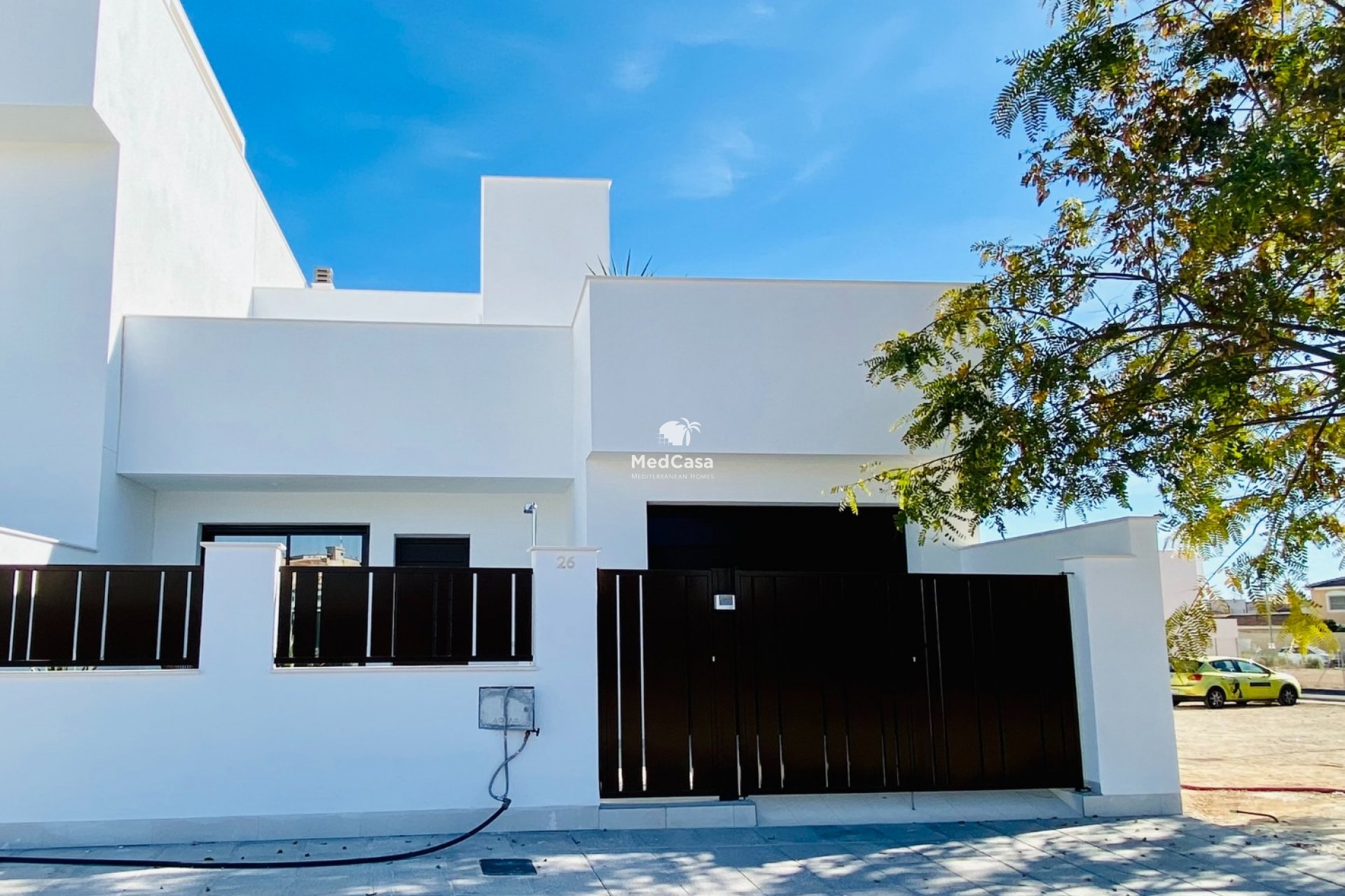 Ready-to-move-in adjoining villas with private swimming pool, garage and fully furnished