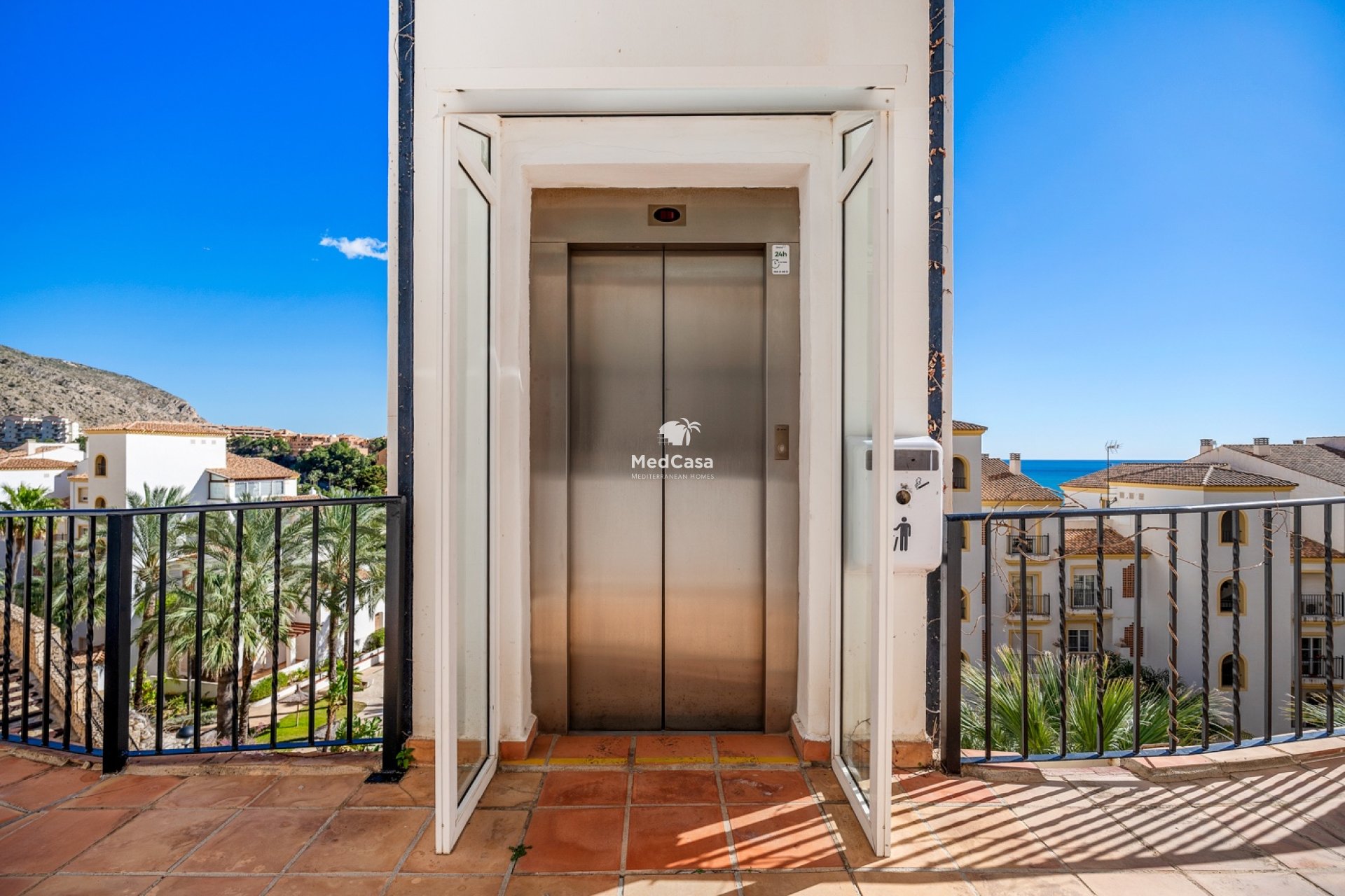 Resale - Apartment -
Altea - La Serra