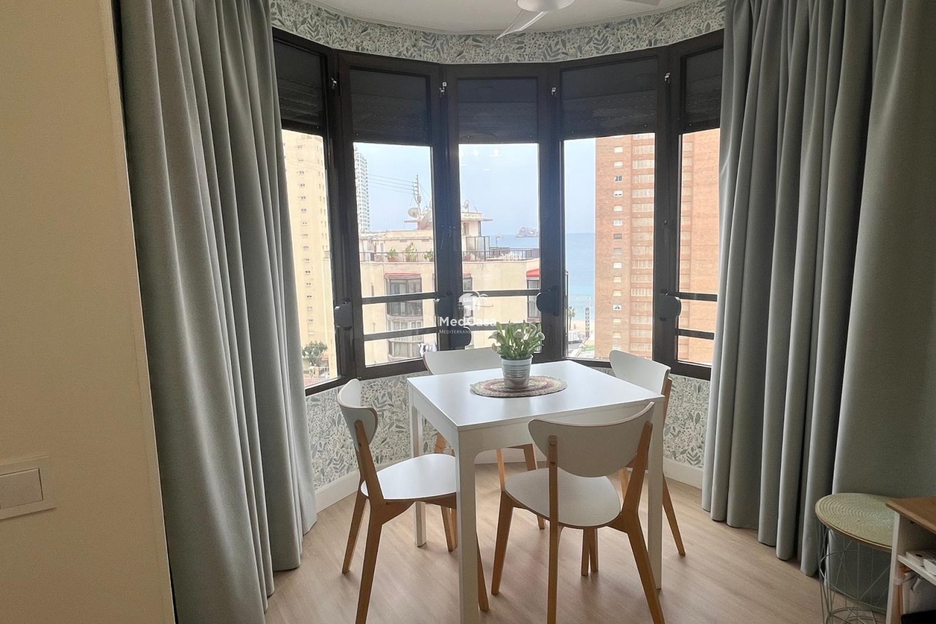 Resale - Apartment -
Benidorm - Levante