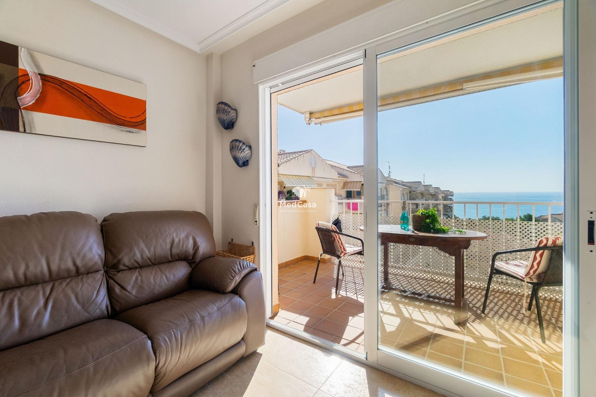 Resale - Apartment -
Orihuela Costa - Campoamor