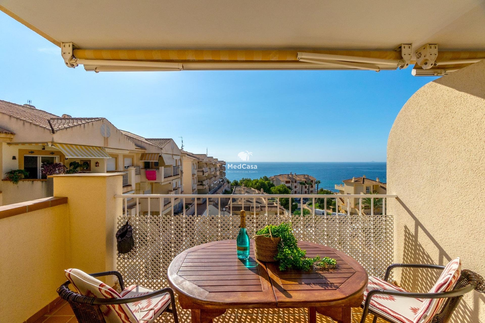 Resale - Apartment -
Orihuela Costa - Campoamor