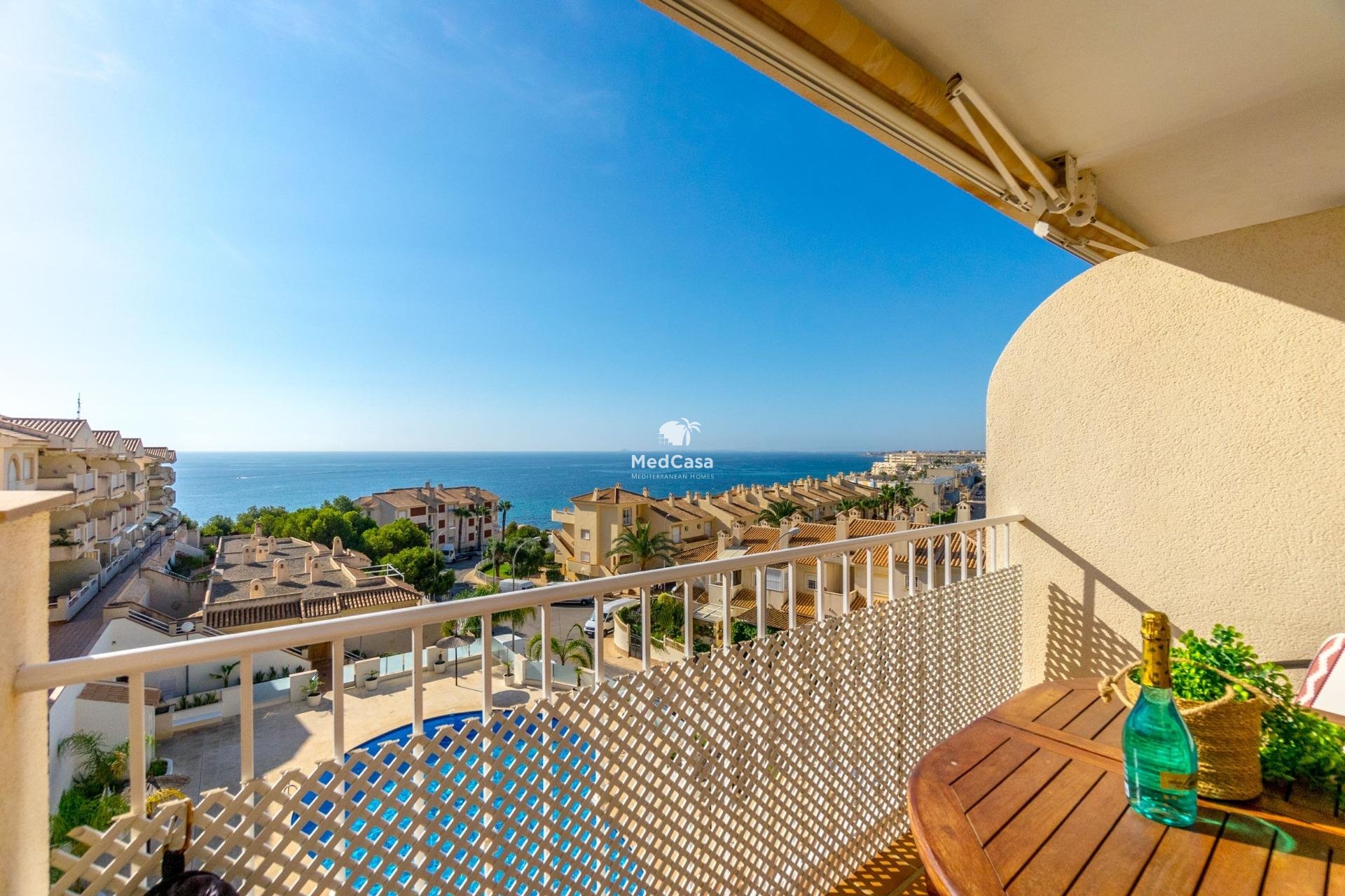 Resale - Apartment -
Orihuela Costa - Campoamor