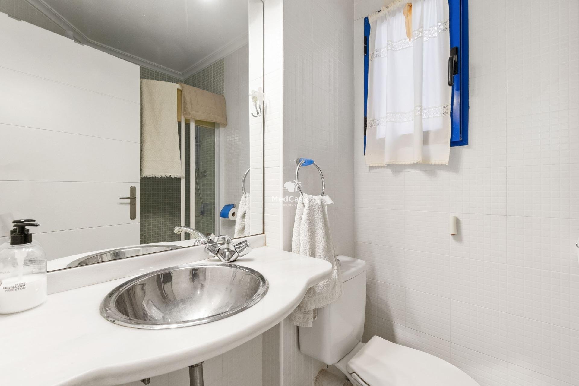 Resale - Apartment -
Orihuela Costa - Campoamor