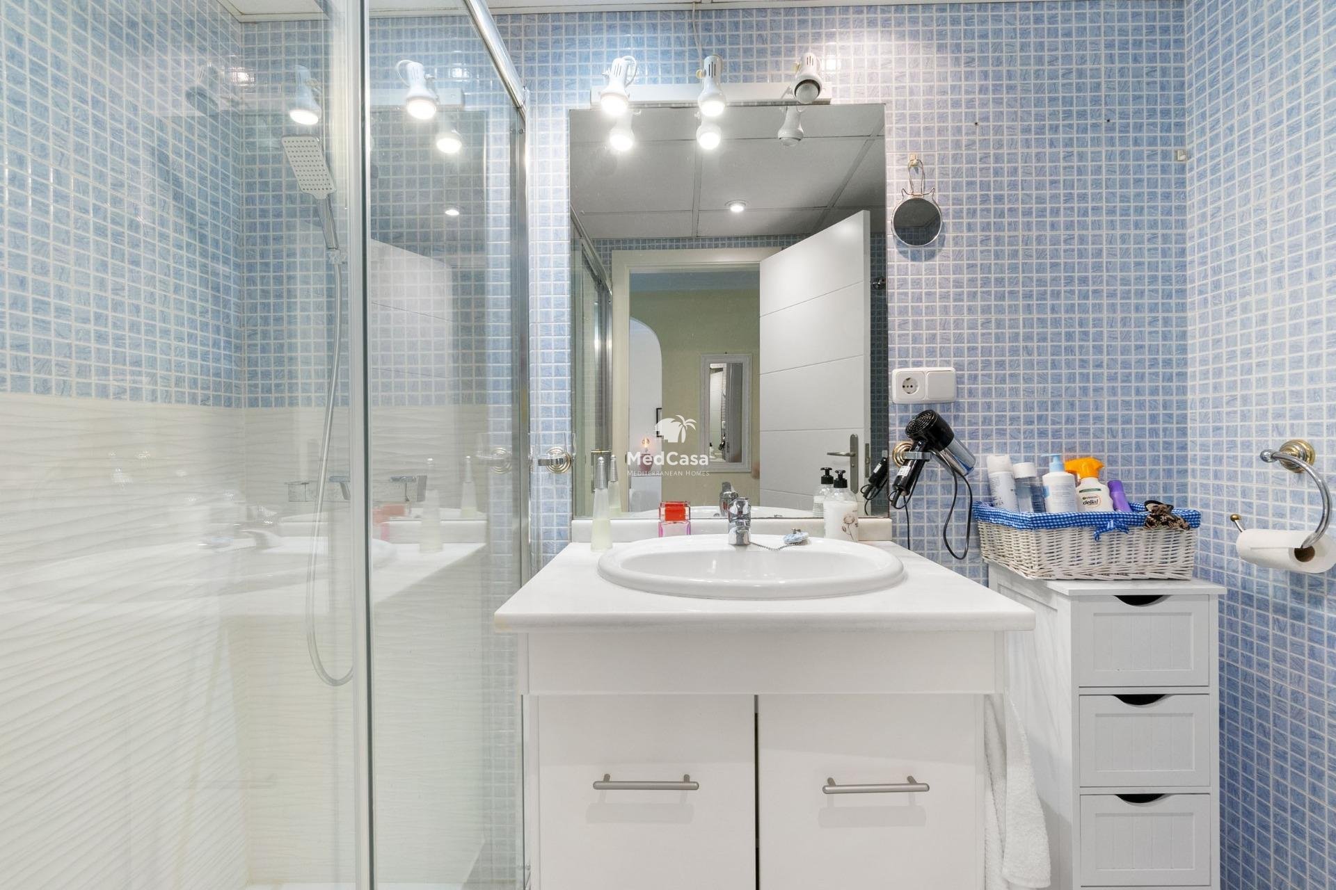 Resale - Apartment -
Orihuela Costa - Campoamor