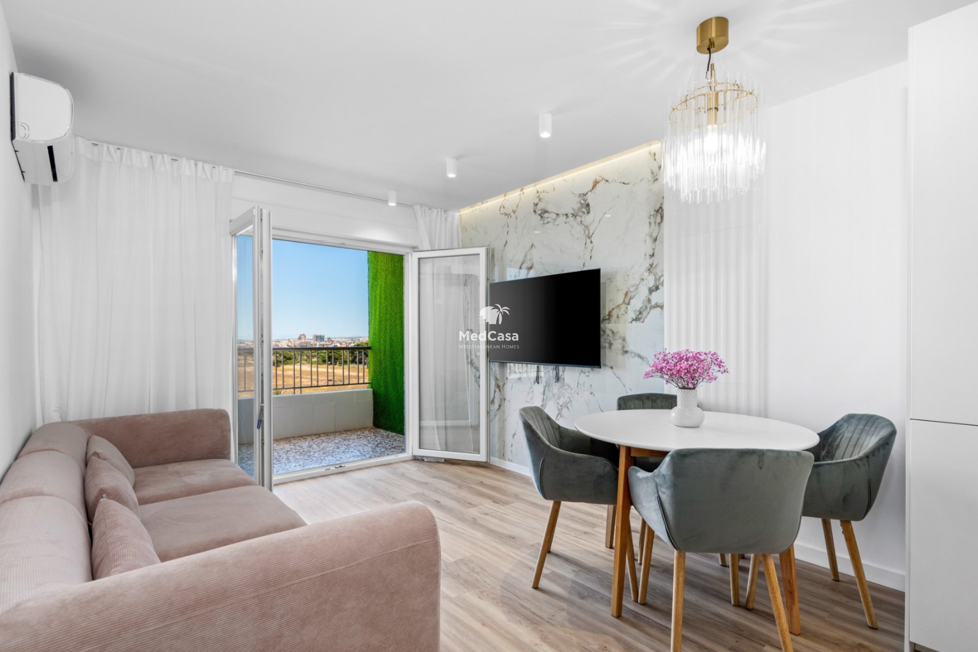 Resale - Apartment -
Orihuela Costa