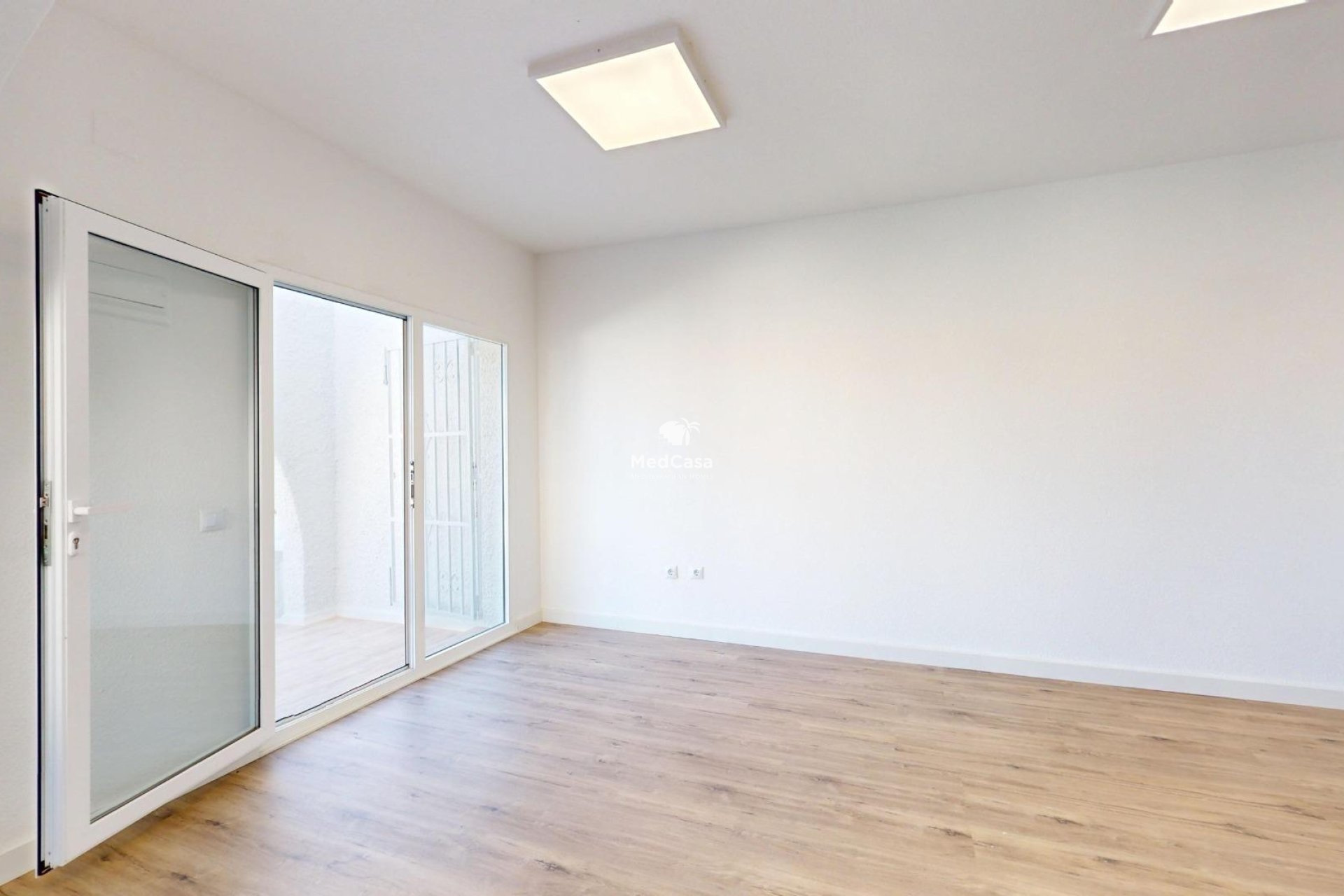 Resale - Apartment -
San Miguel de Salinas - BLUE LAGOON