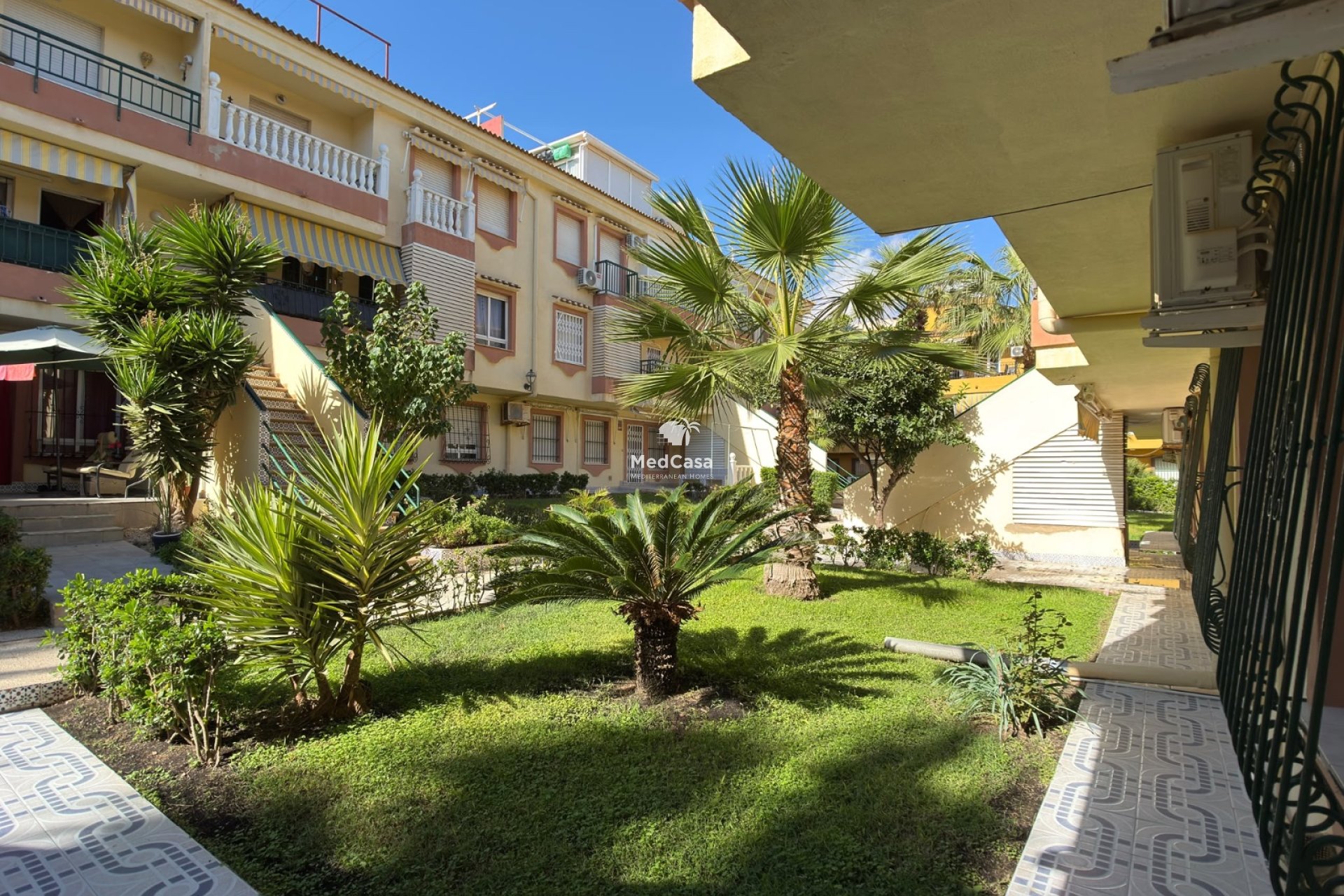 Resale - Apartment -
Torrevieja - La veleta