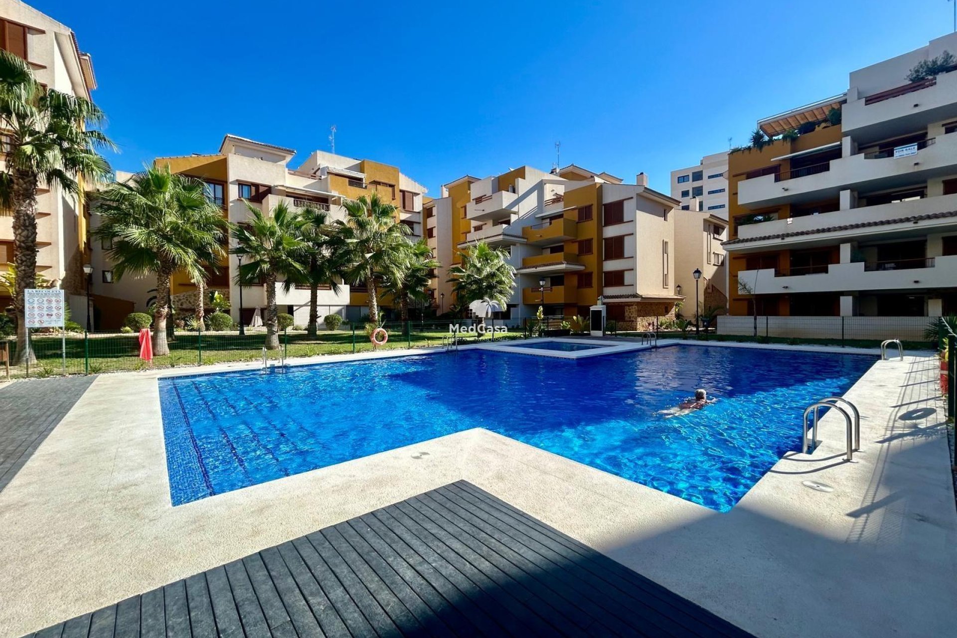 Resale - Apartment -
Torrevieja - Punta prima