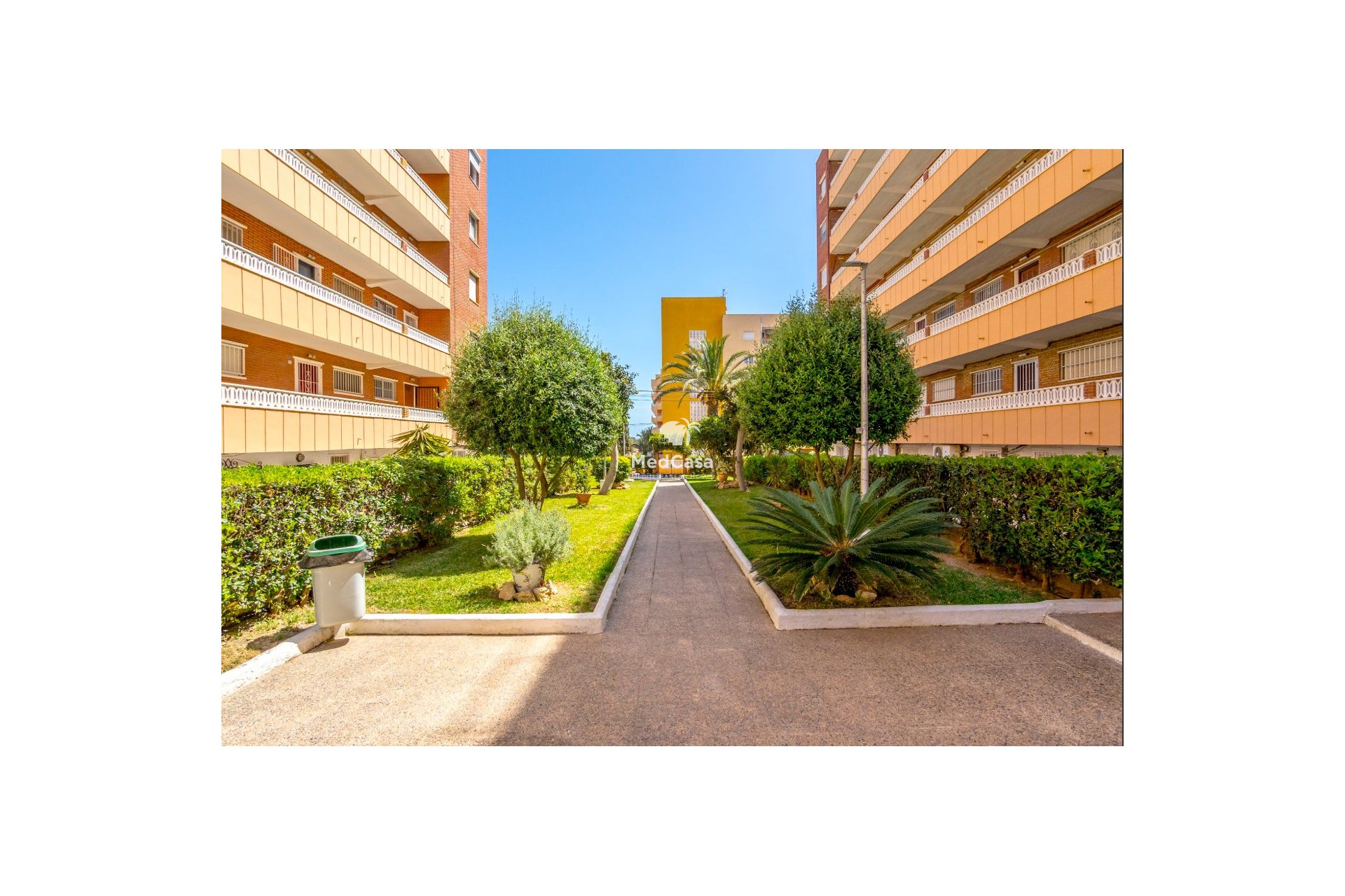 Resale - Apartment -
Torrevieja - Punta prima