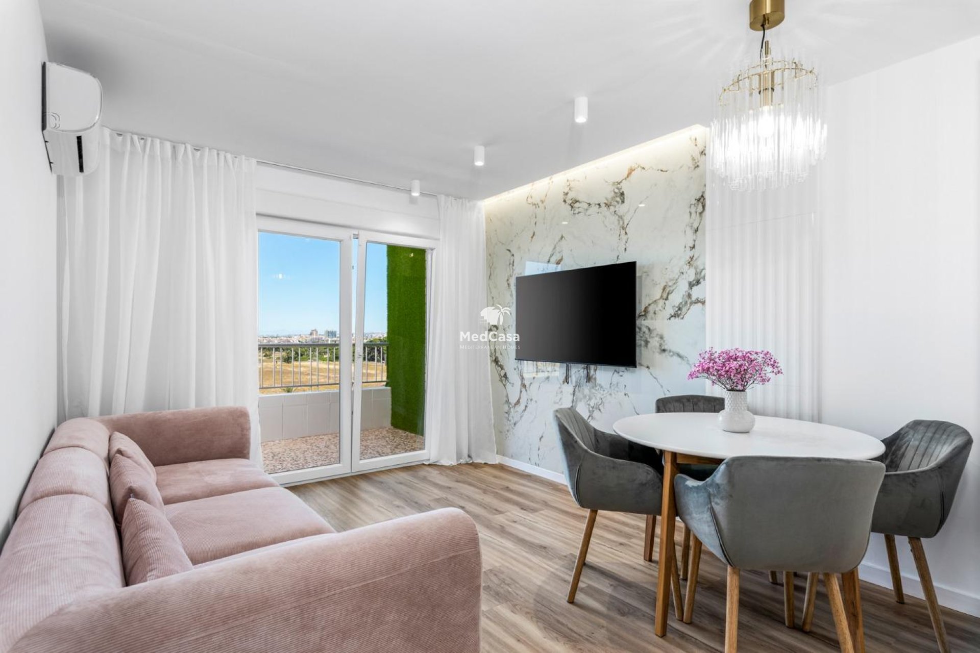 Resale - Apartment -
Torrevieja - Punta prima