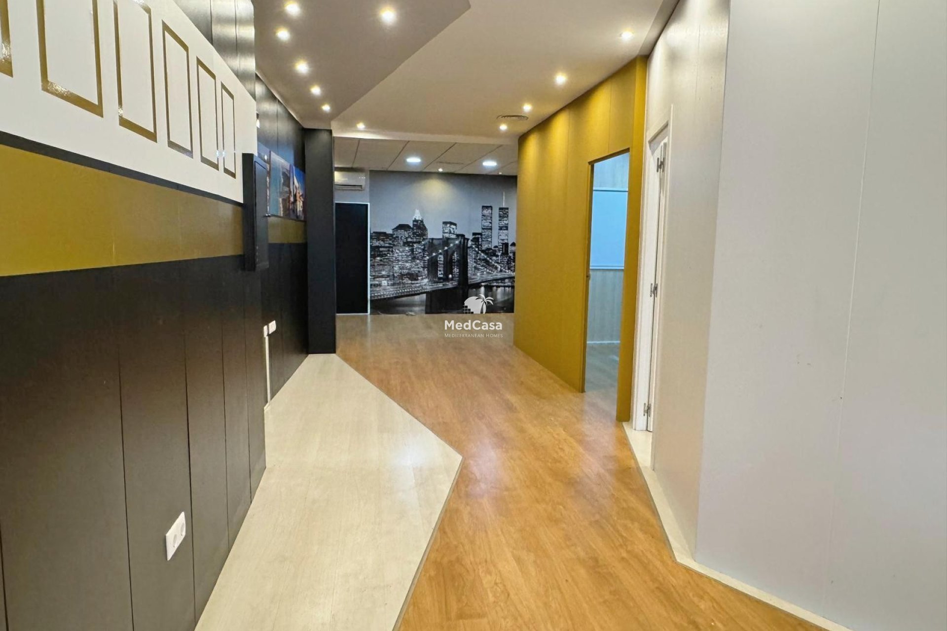 Resale - Commercial -
Guardamar del Segura - Guardamar