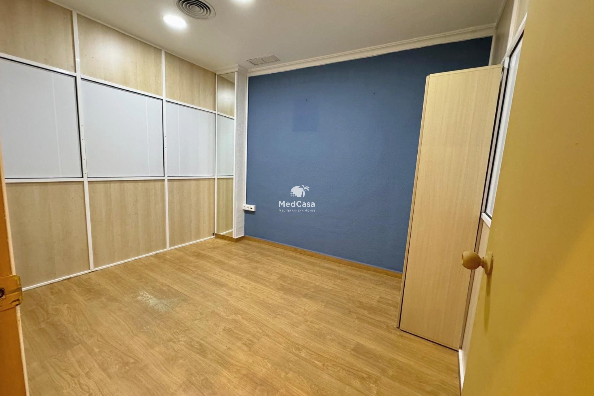 Resale - Commercial -
Guardamar del Segura - Guardamar