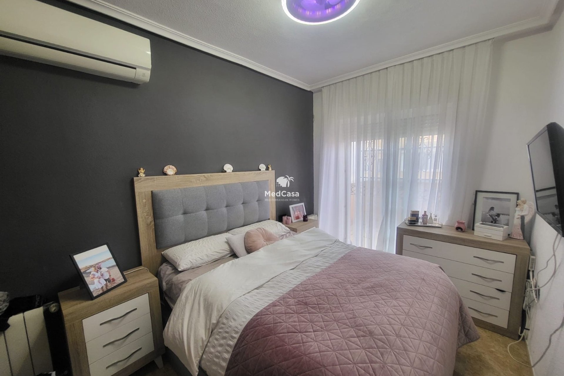 Resale - Corner Townhouse -
Orihuela Costa - Villamartín