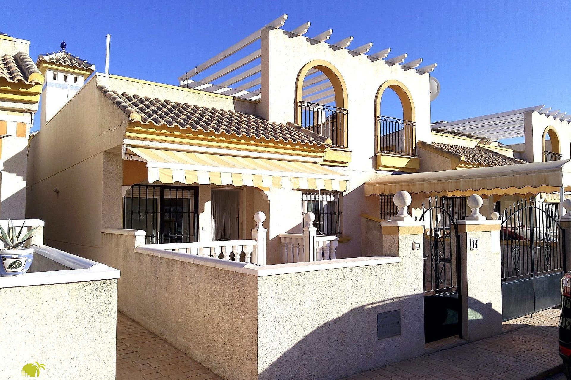 Resale - Corner Townhouse -
Torrevieja