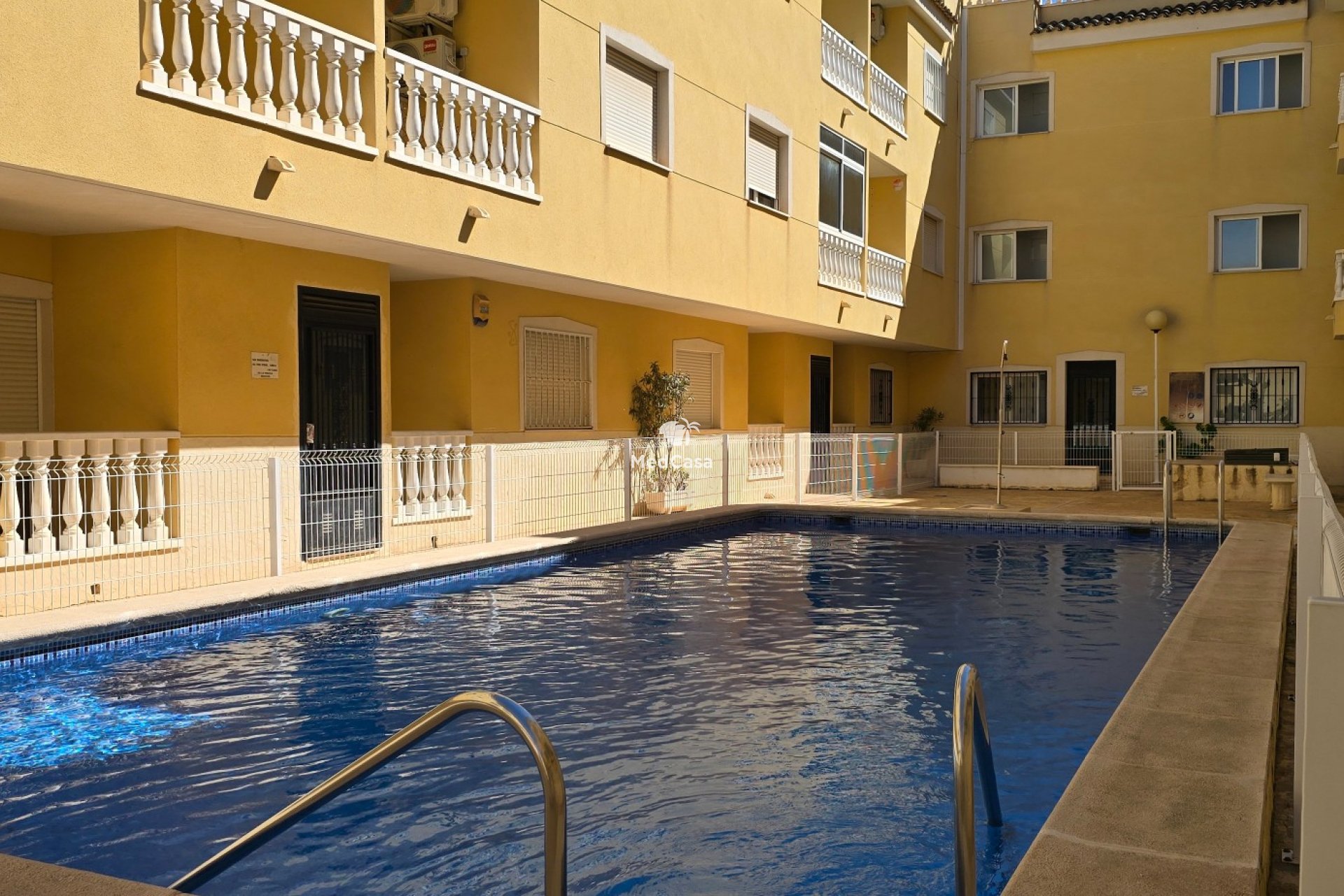 Resale - Ground floor apartment -
Formentera del Segura