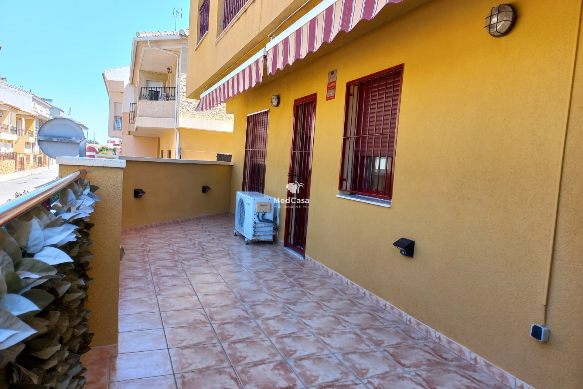 Resale - Ground floor apartment -
Formentera del Segura