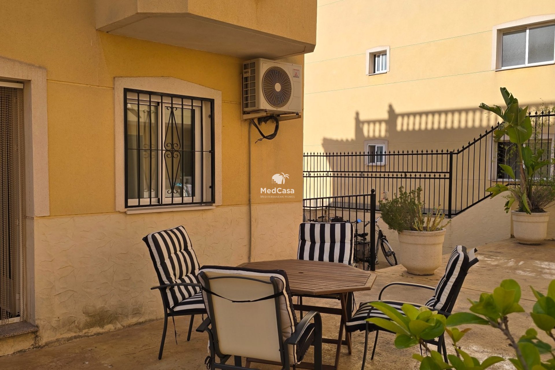 Resale - Ground floor apartment -
Formentera del Segura