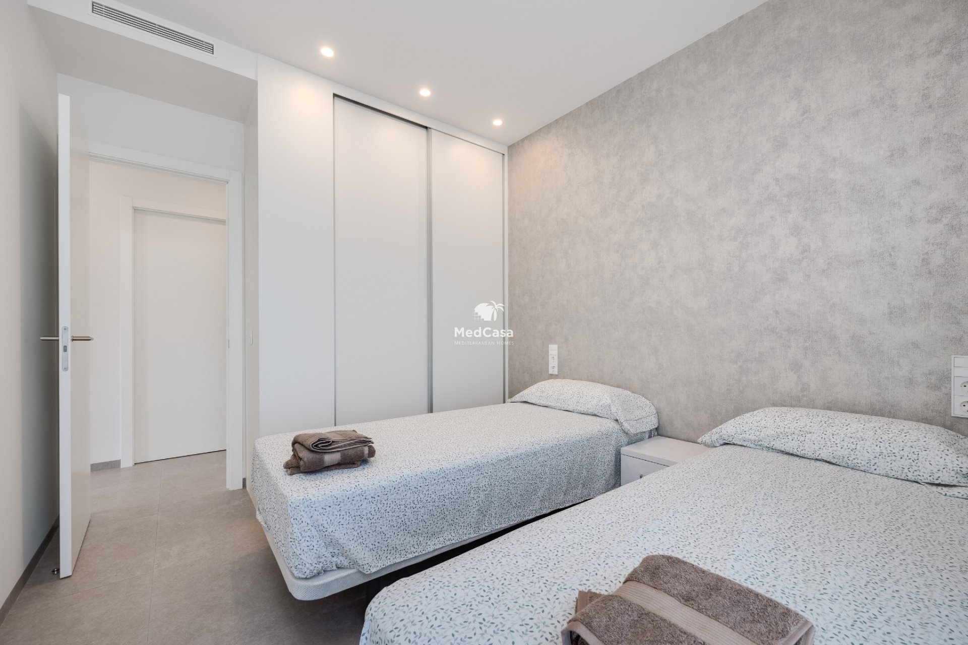 Resale - Ground floor apartment -
Golf Las Colinas